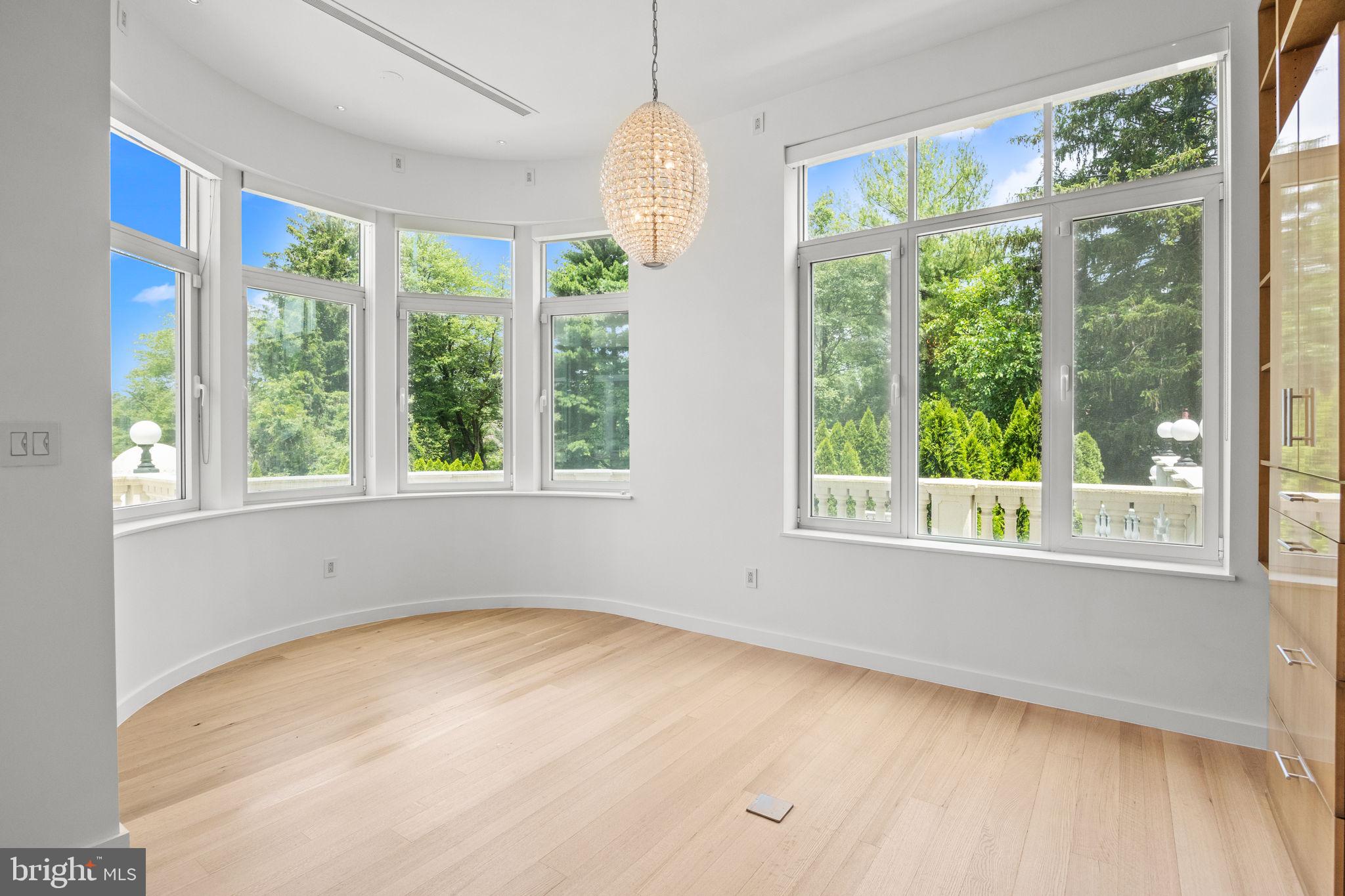 HUNTINGDON VALLEY - Residential