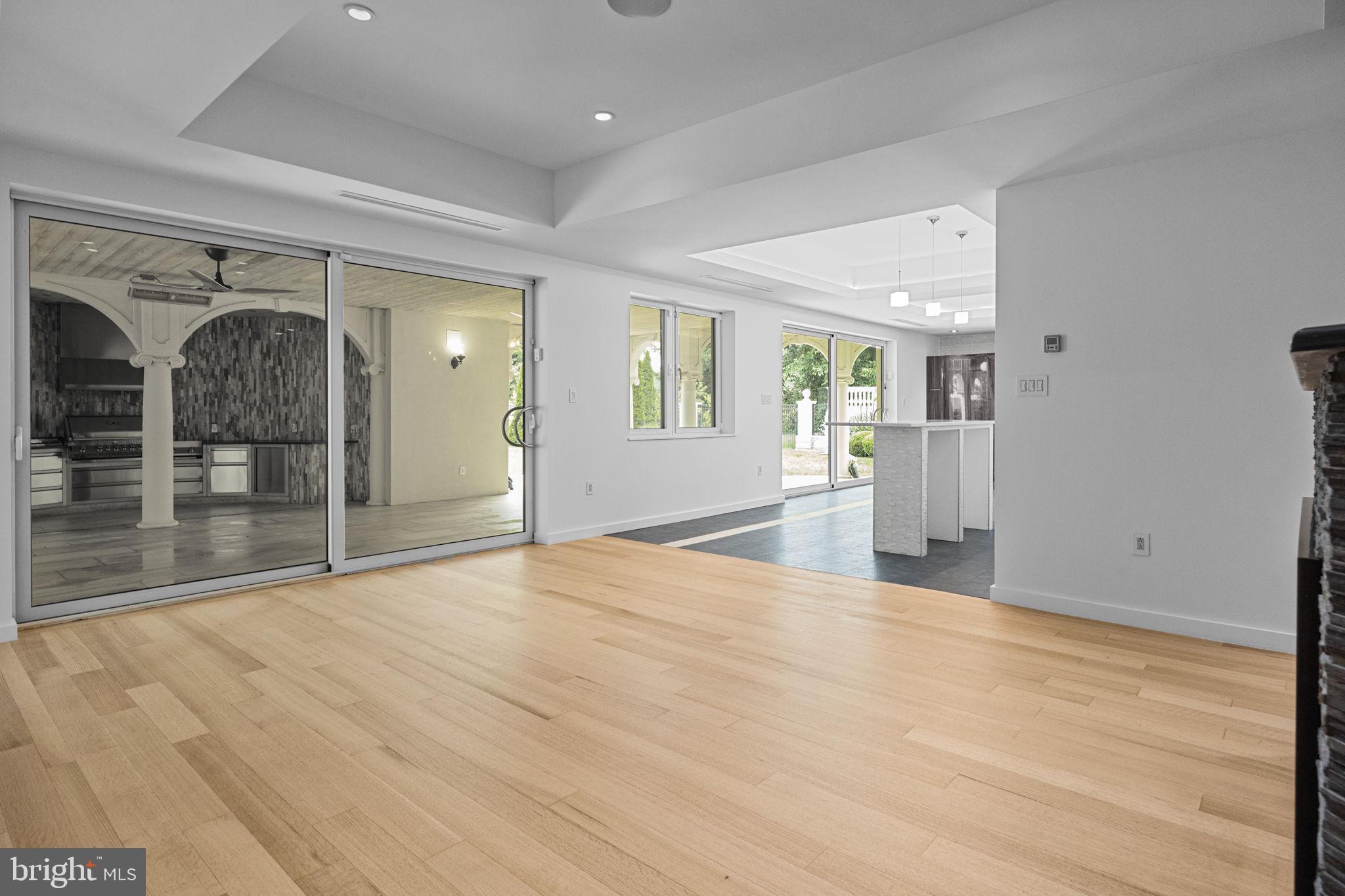 HUNTINGDON VALLEY - Residential