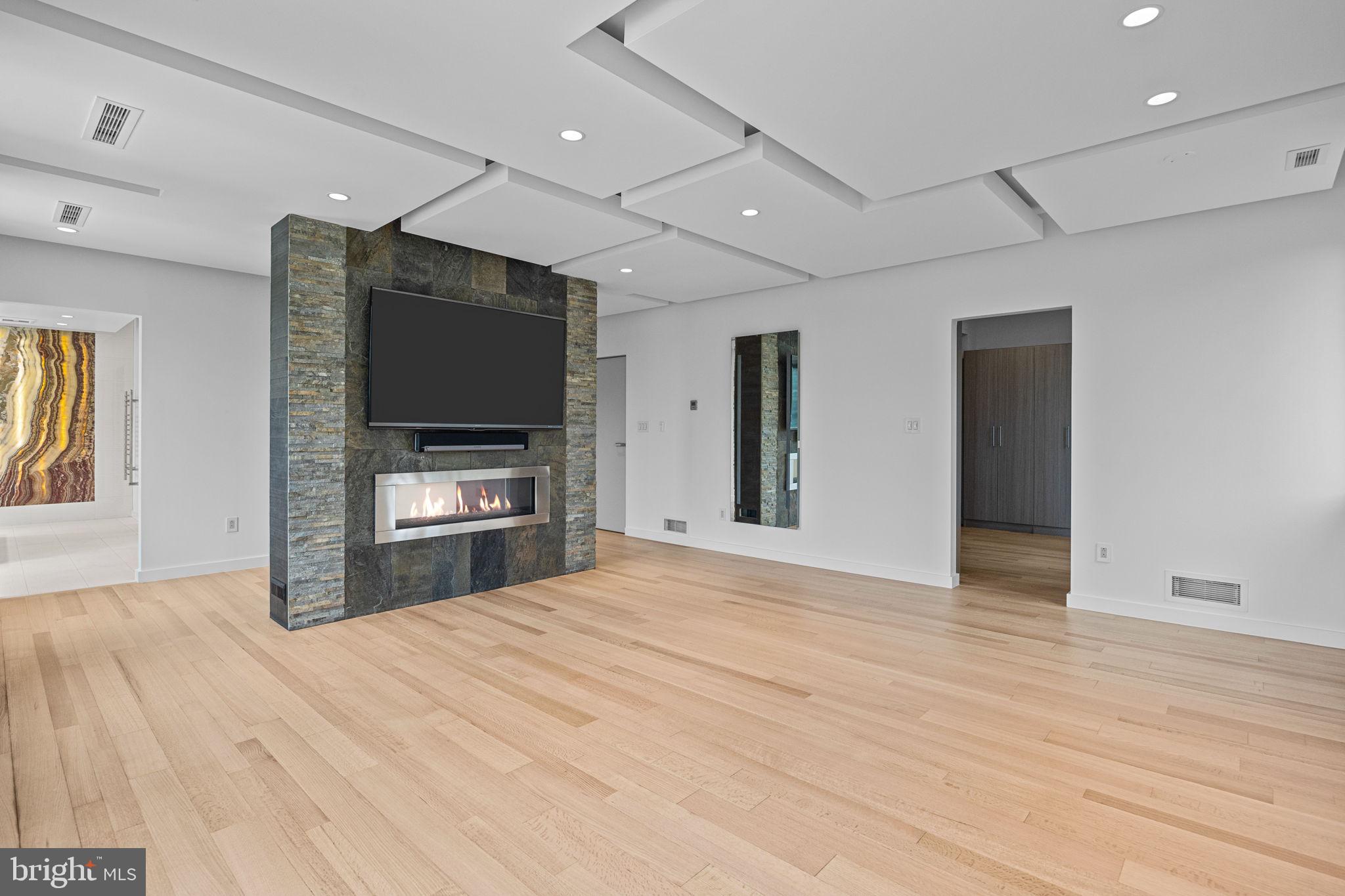 HUNTINGDON VALLEY - Residential