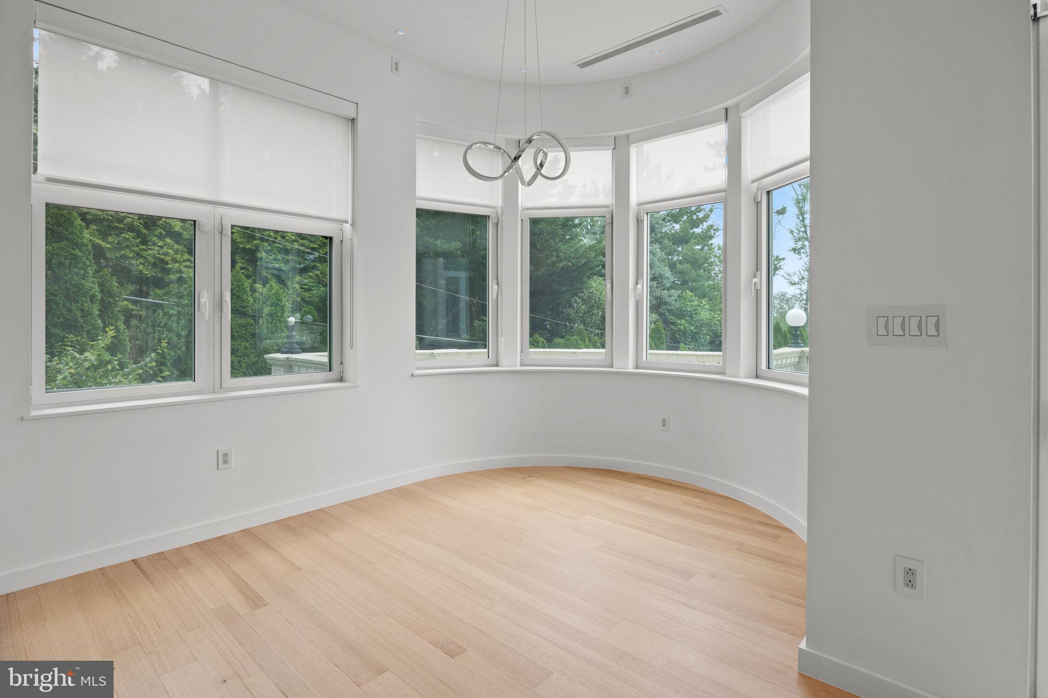 HUNTINGDON VALLEY - Residential