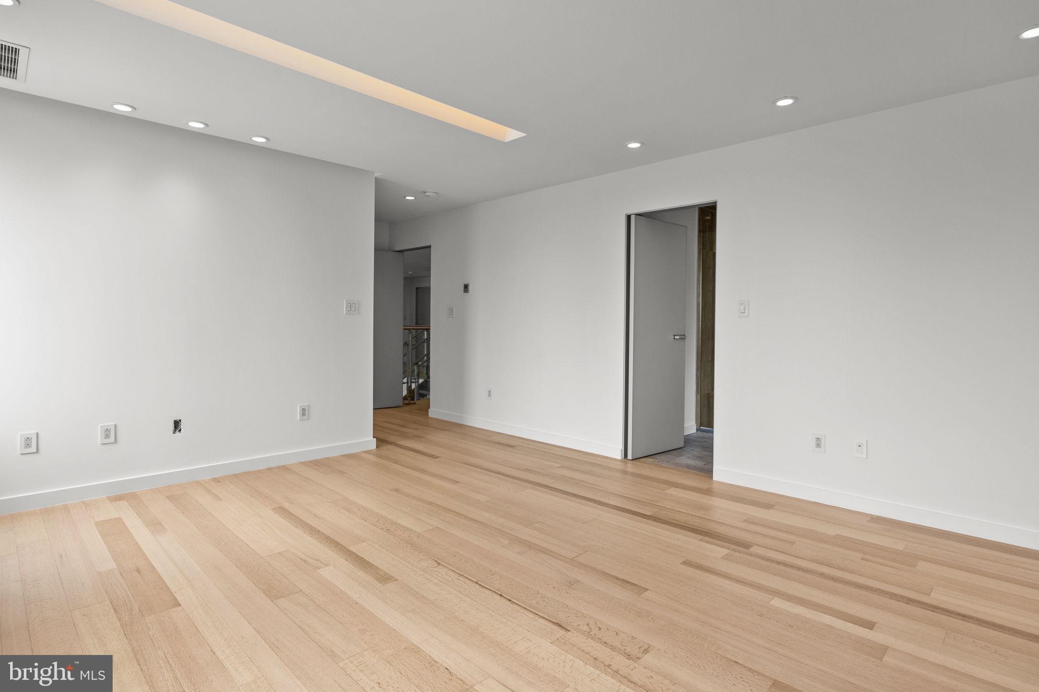 HUNTINGDON VALLEY - Residential