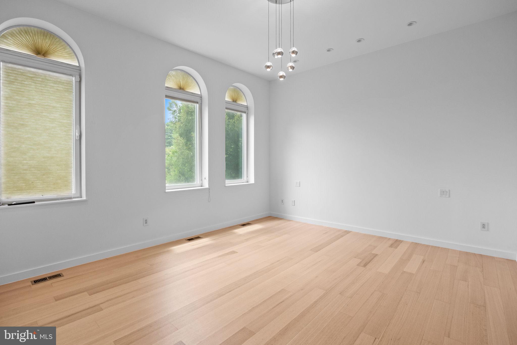 HUNTINGDON VALLEY - Residential