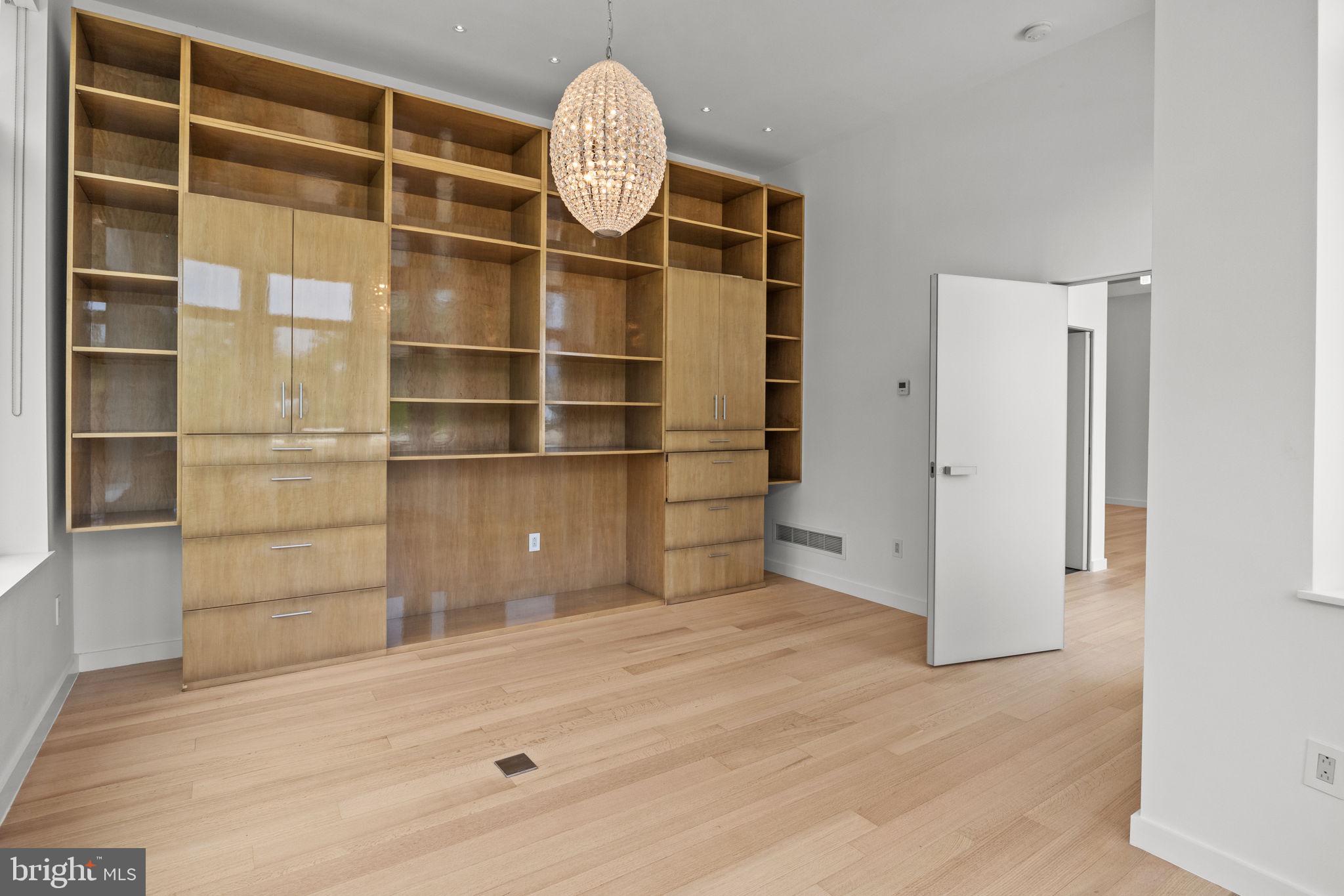 HUNTINGDON VALLEY - Residential