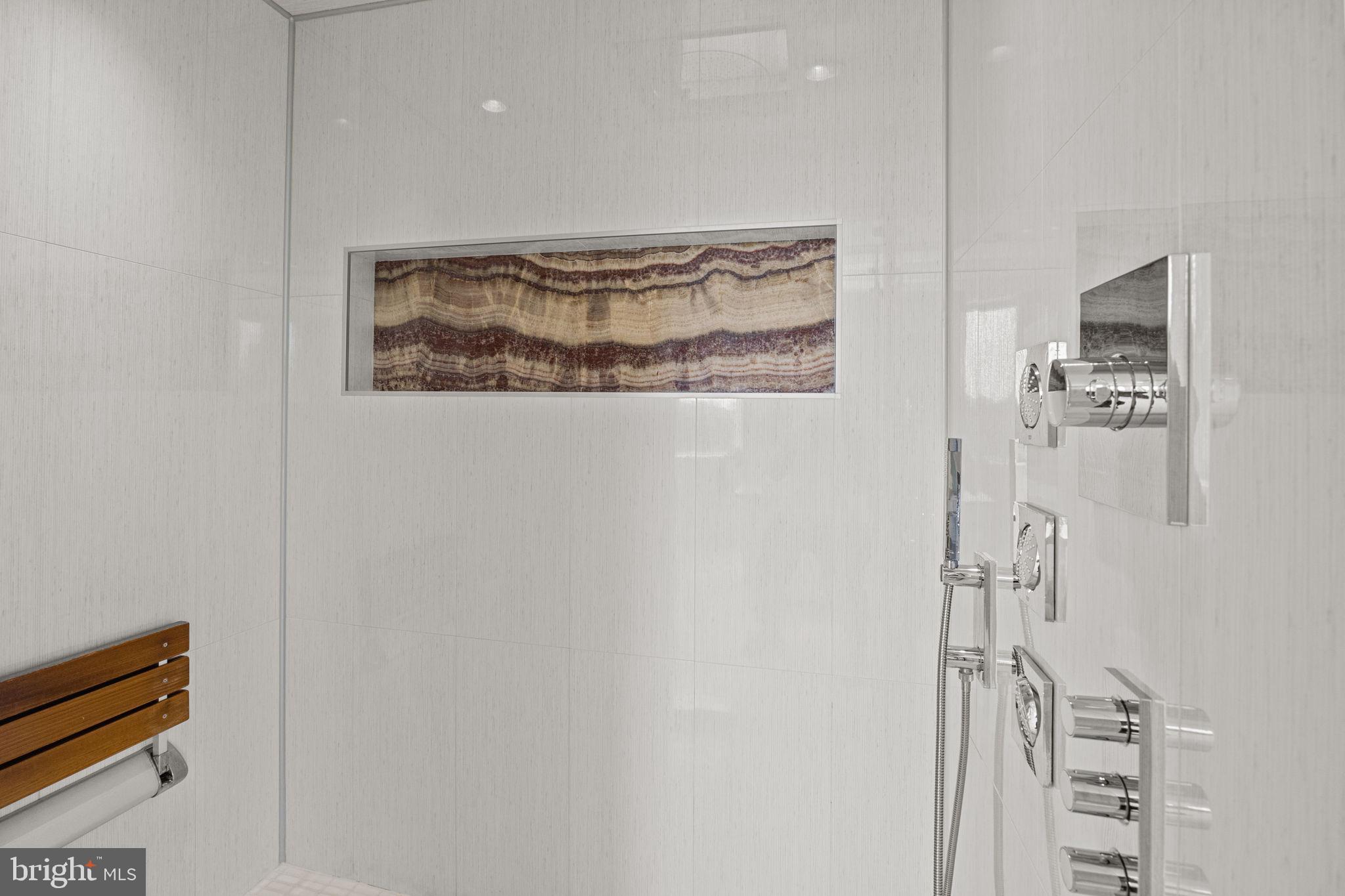 HUNTINGDON VALLEY - Residential