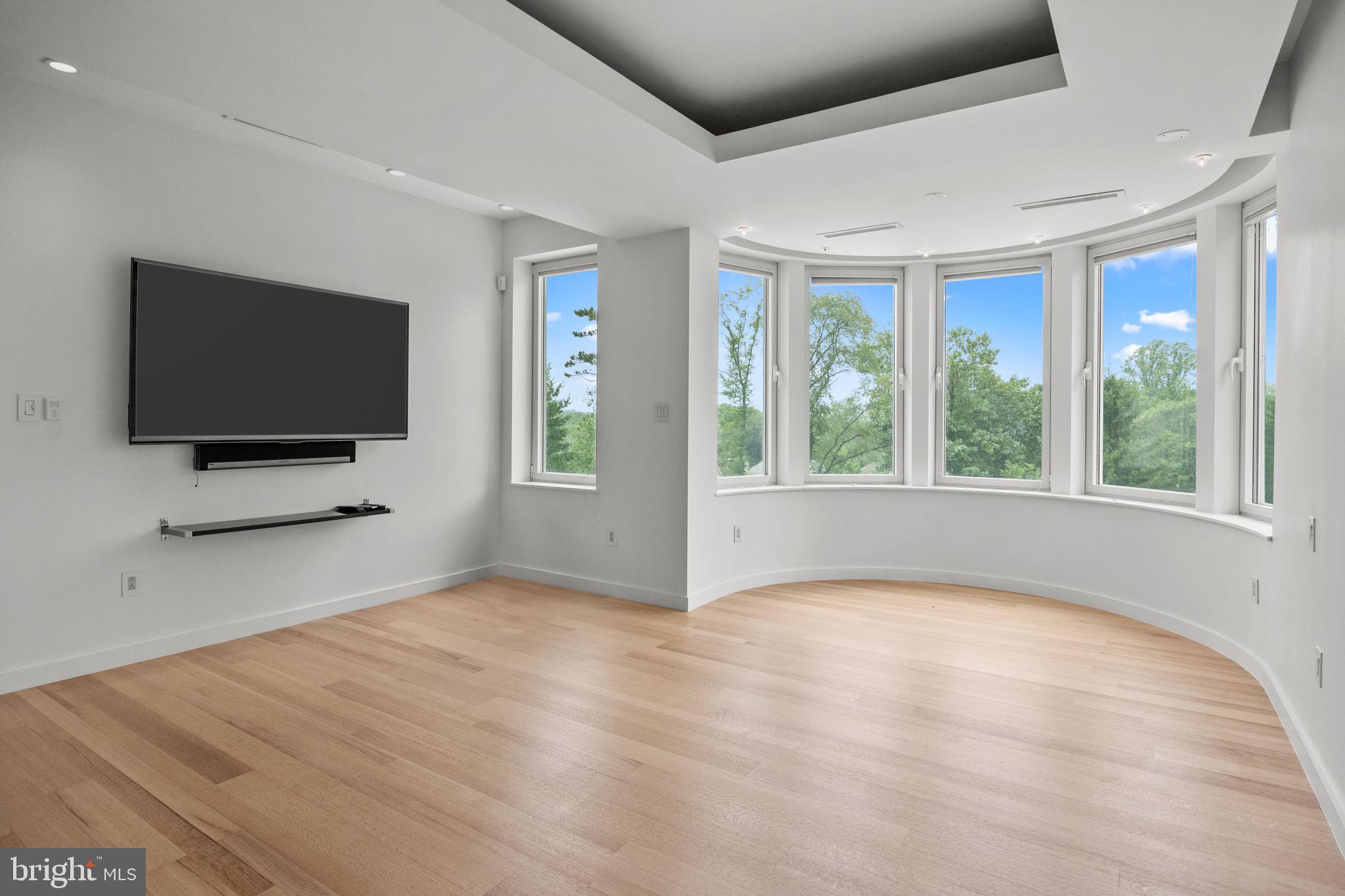 HUNTINGDON VALLEY - Residential