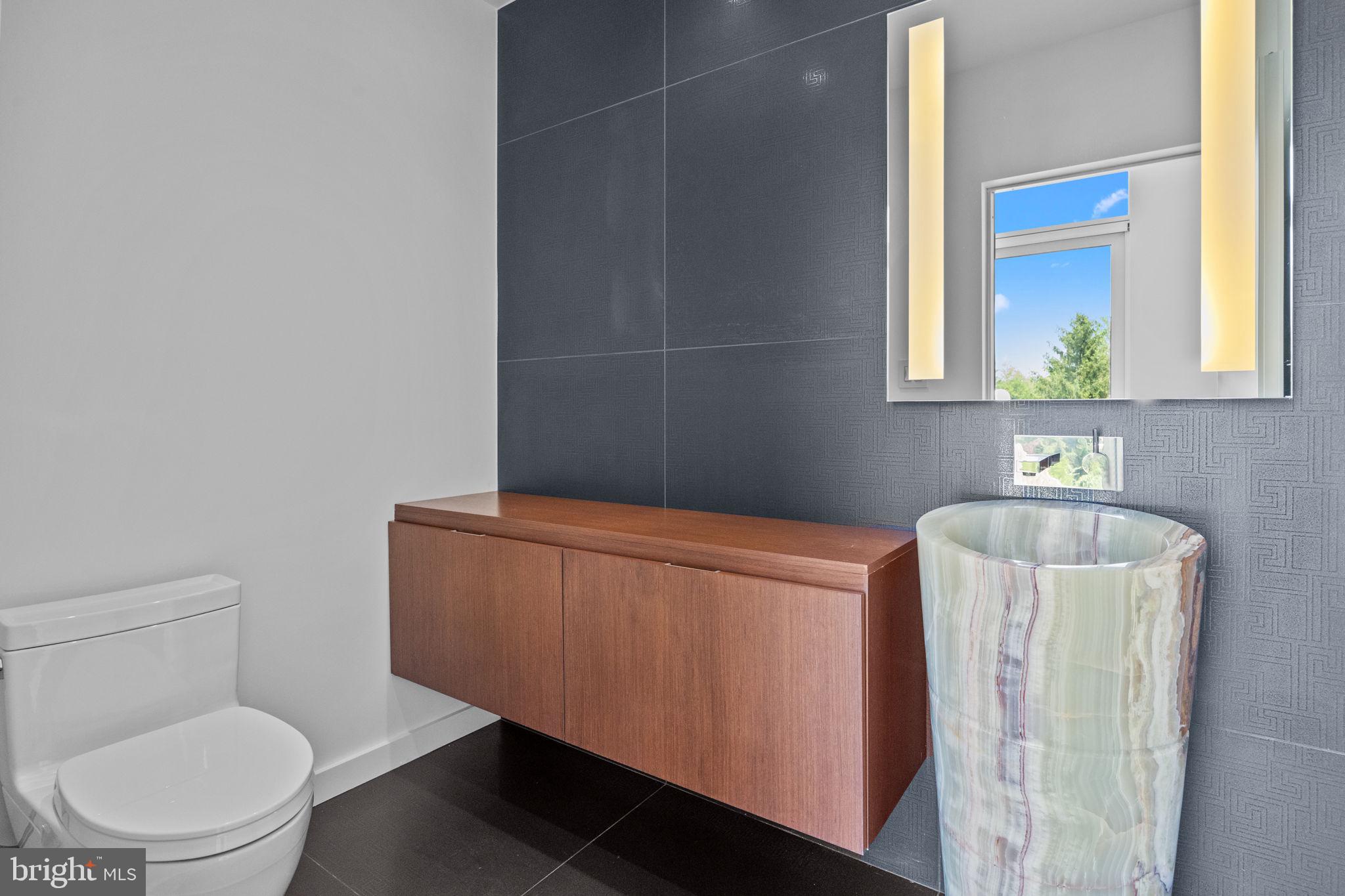 HUNTINGDON VALLEY - Residential