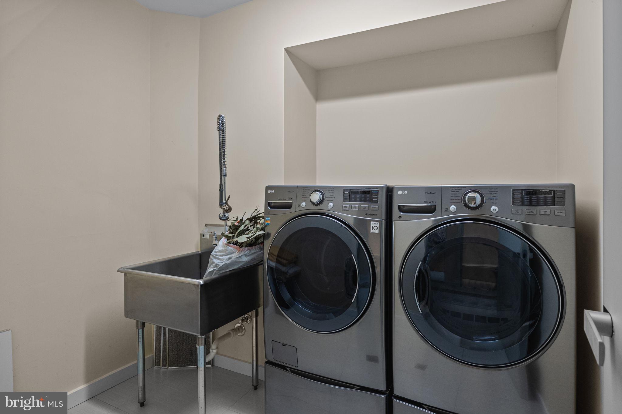 HUNTINGDON VALLEY - Residential