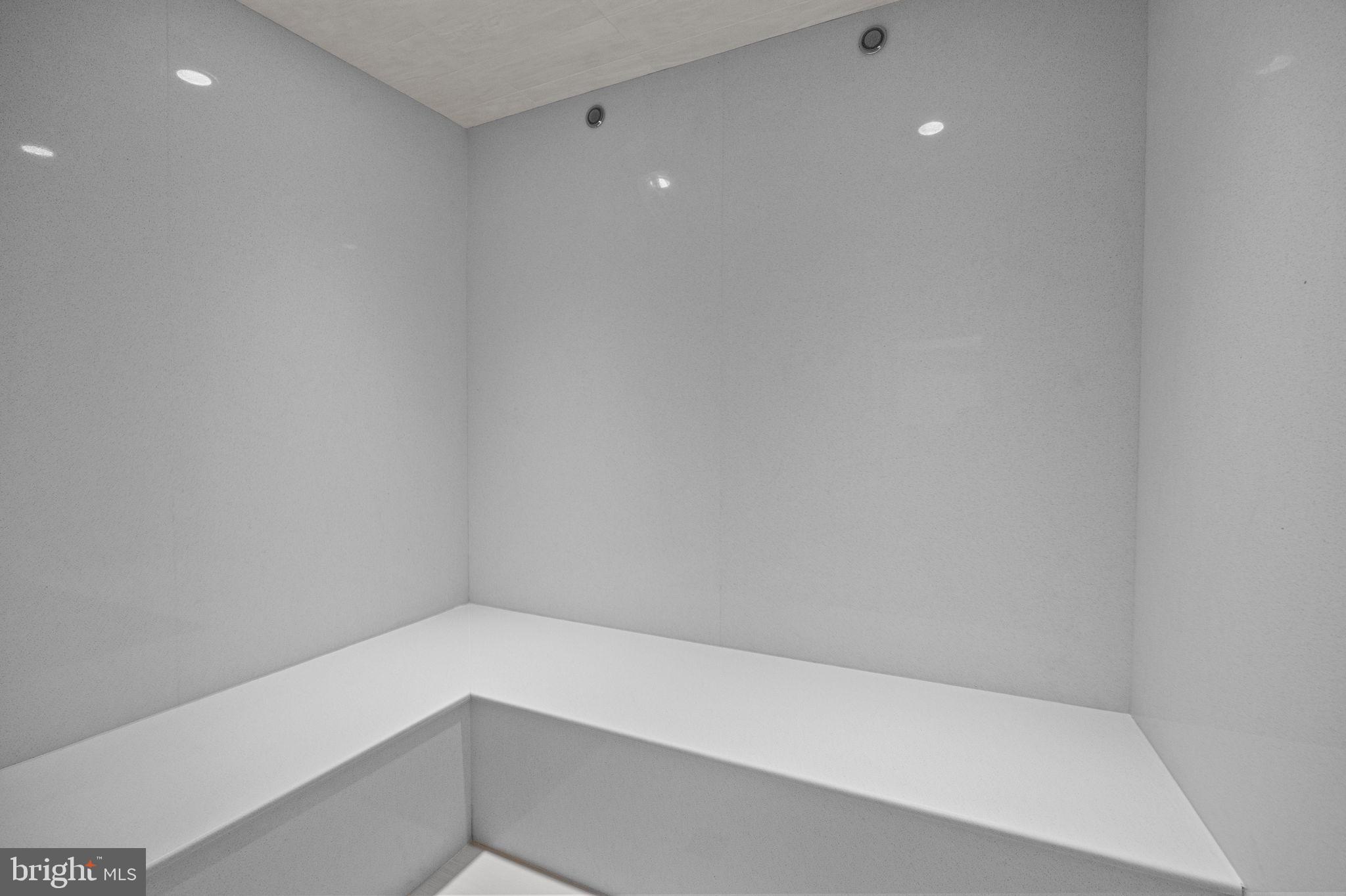 HUNTINGDON VALLEY - Residential