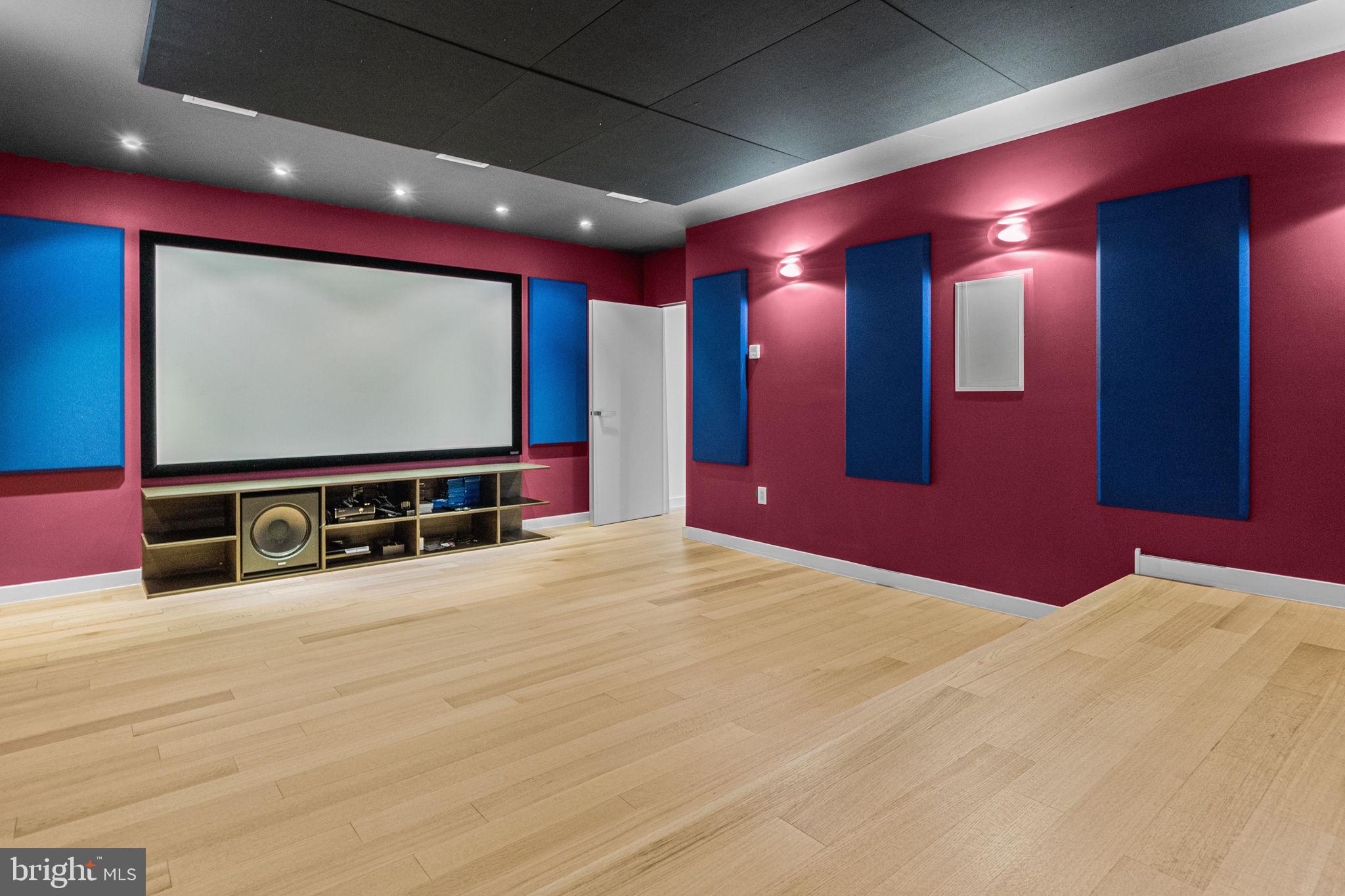 HUNTINGDON VALLEY - Residential