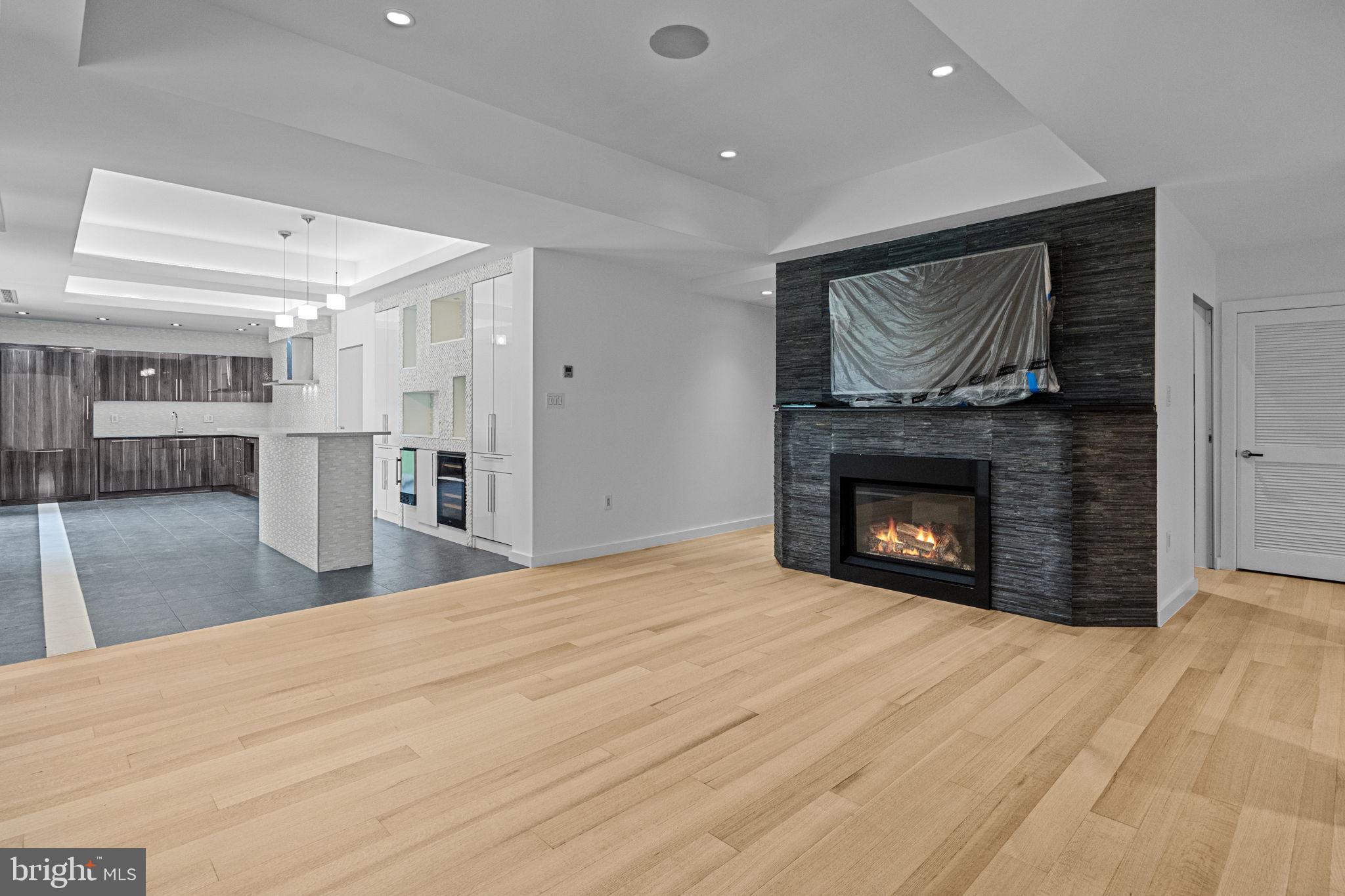 HUNTINGDON VALLEY - Residential