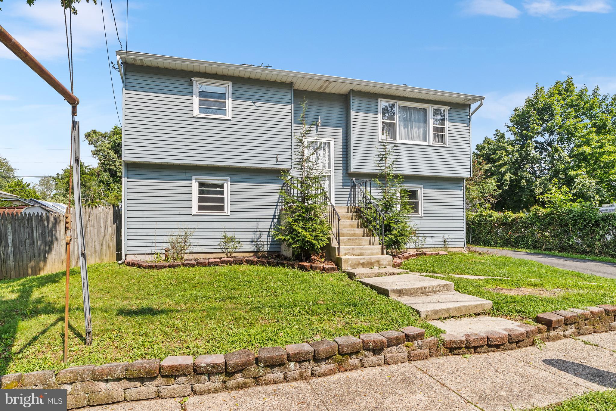 142 LAWN PARK