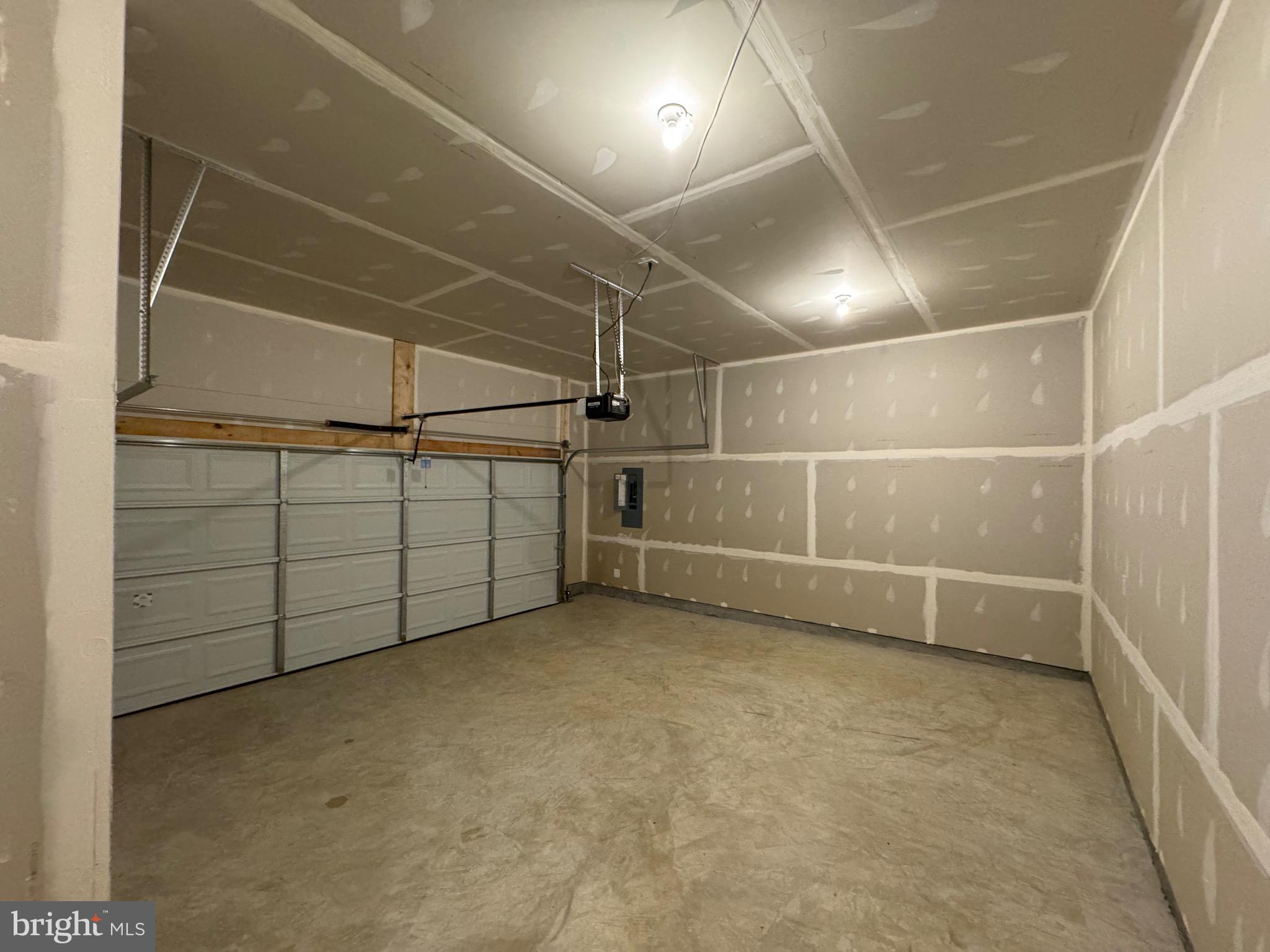 MAGNOLIA SPRINGS - Residential Lease