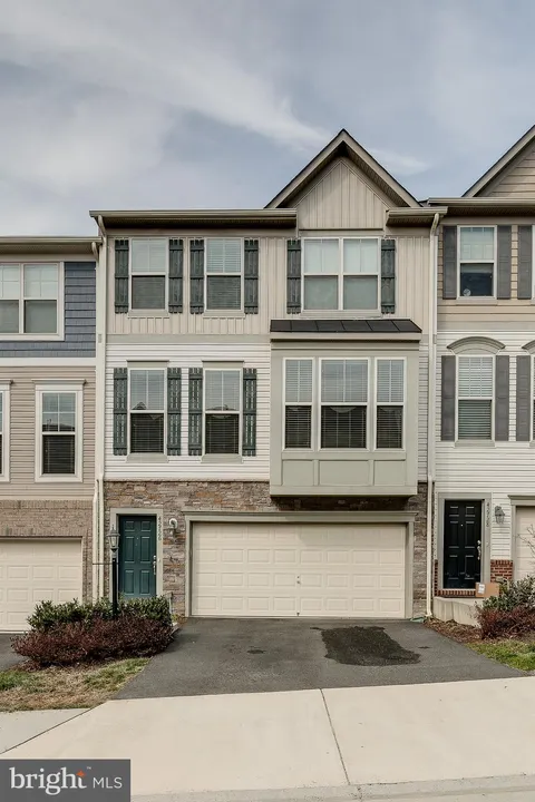 42726 Ogilvie Square, Ashburn, VA MLS: VALO2089618
