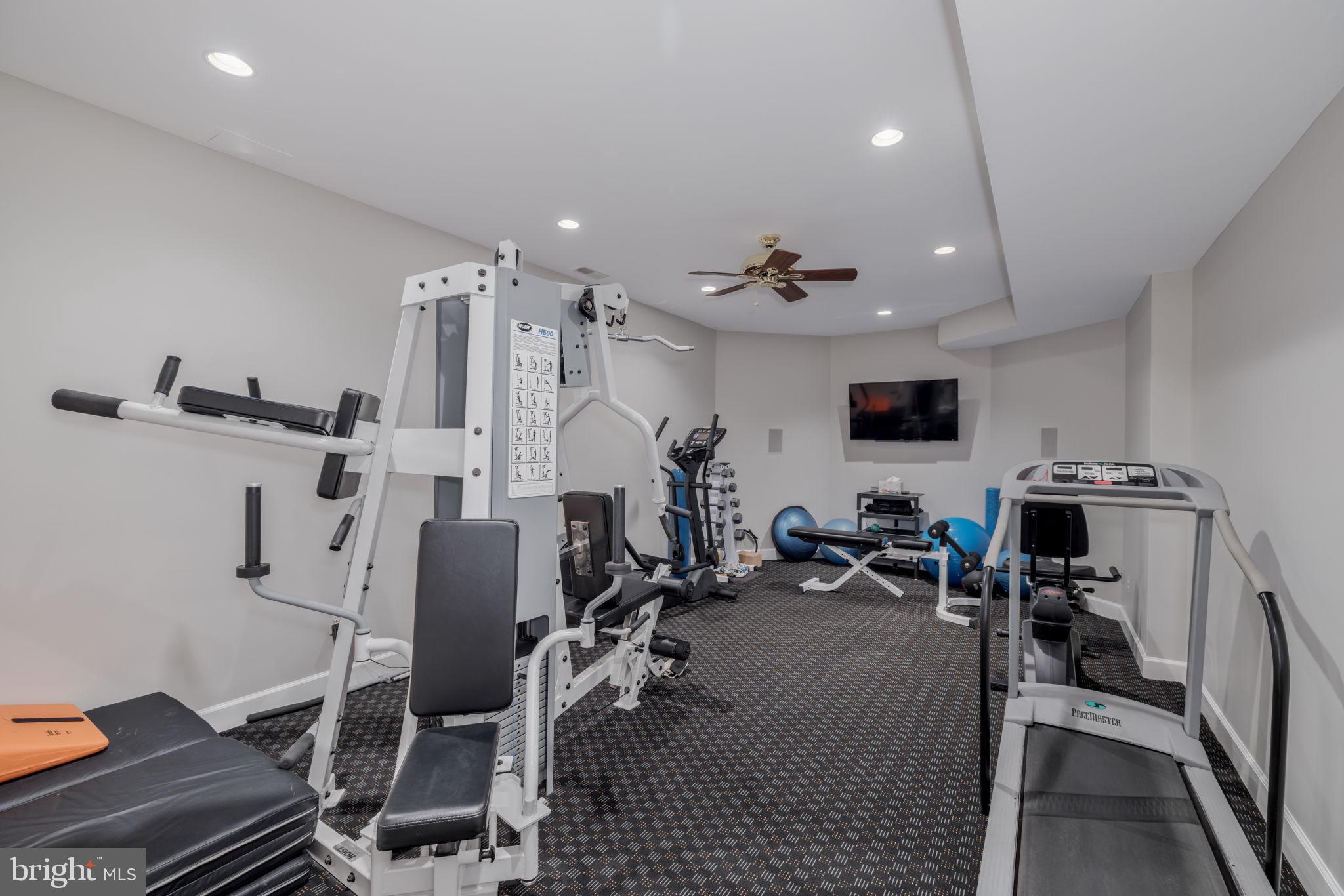 POTOMAC VILLAGE - Residential