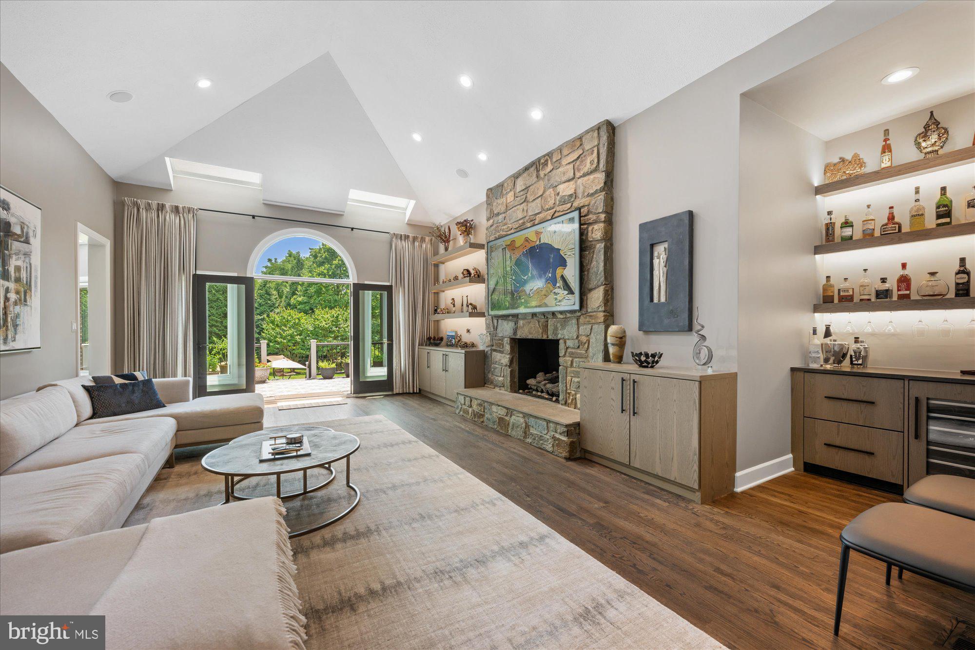 POTOMAC VILLAGE - Residential