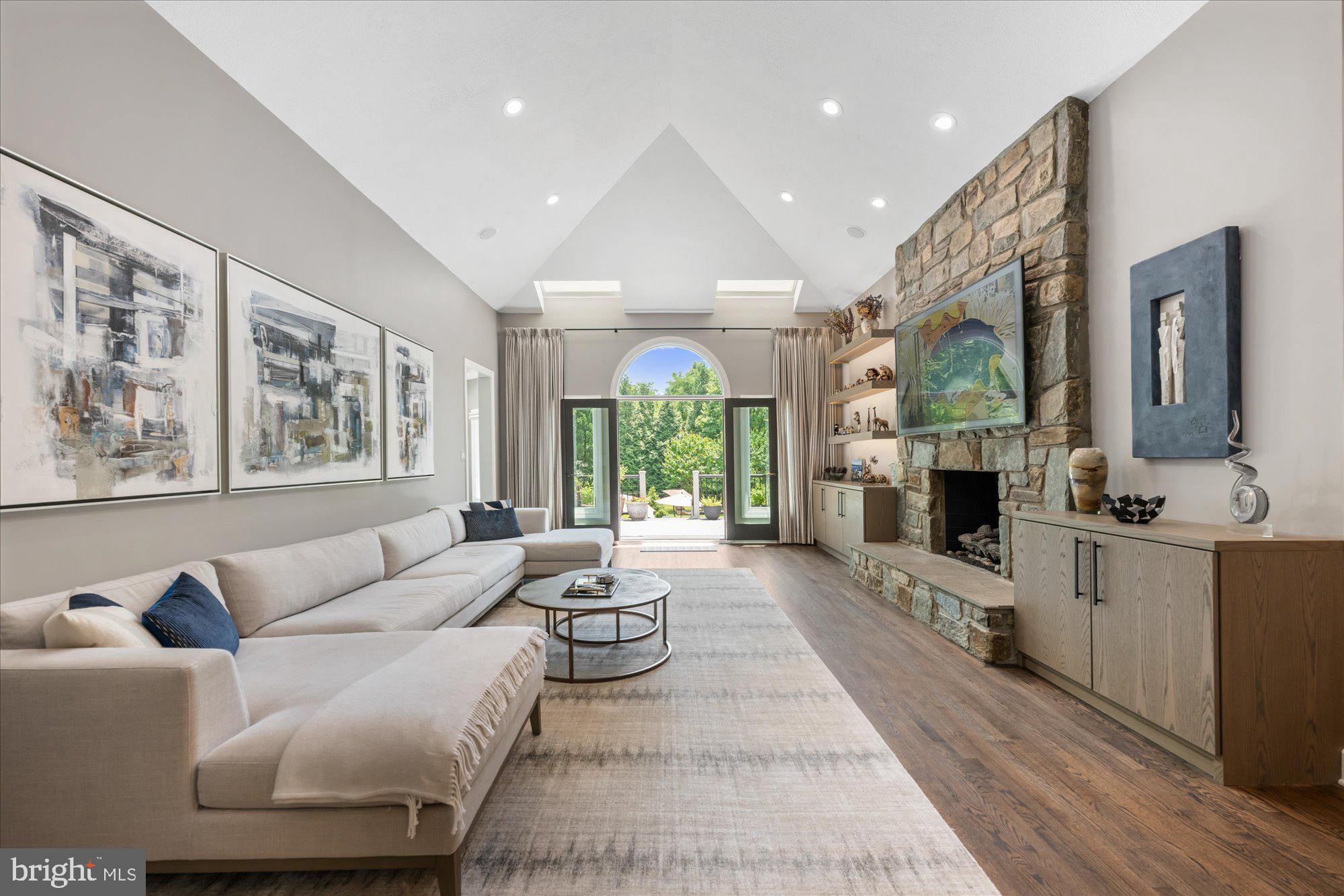 POTOMAC VILLAGE - Residential