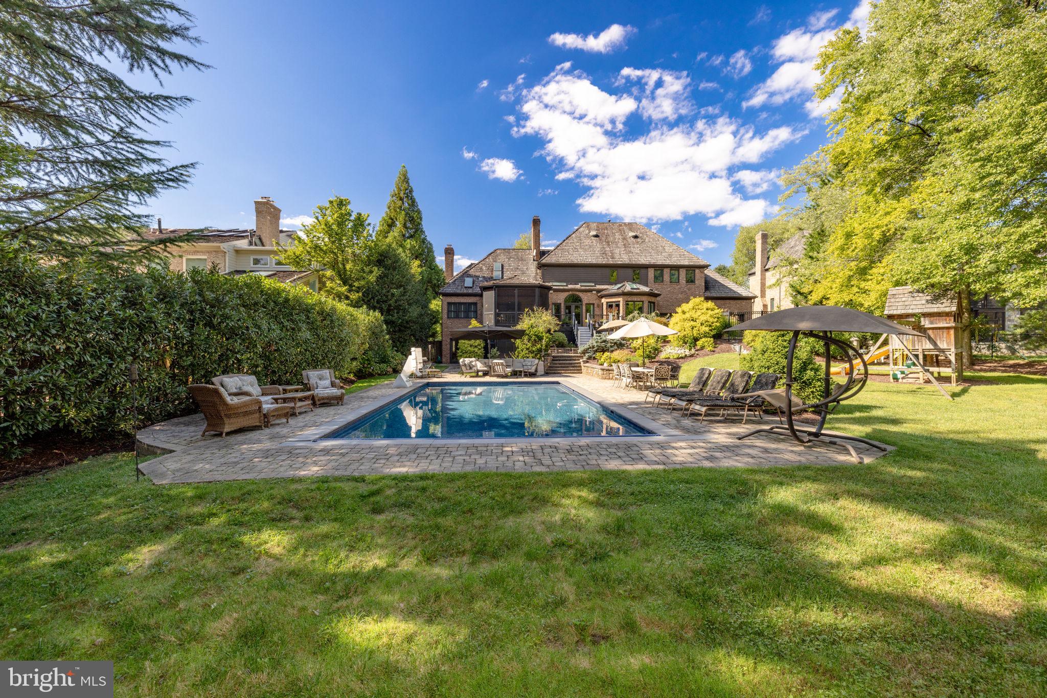 POTOMAC VILLAGE - Residential