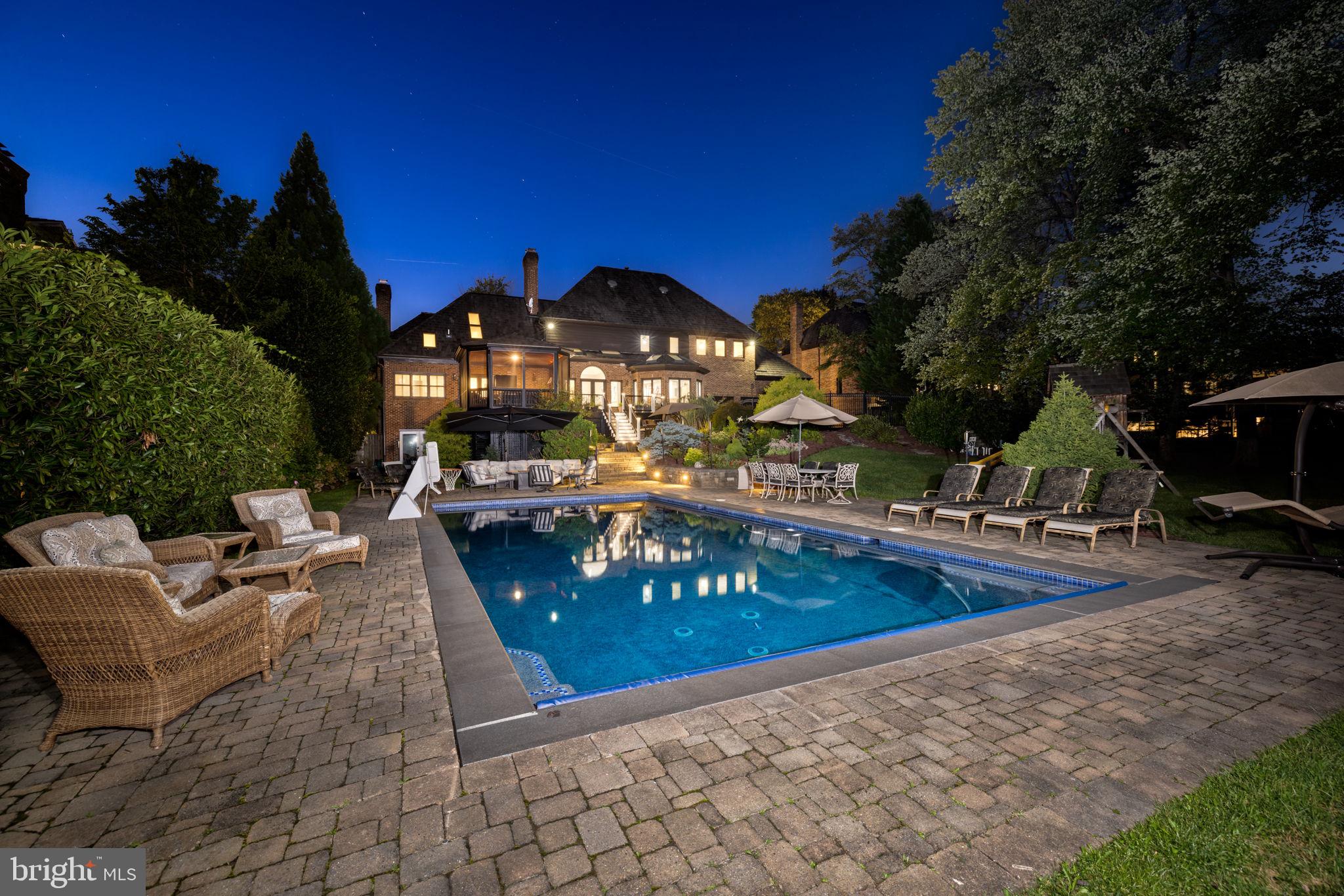 POTOMAC VILLAGE - Residential