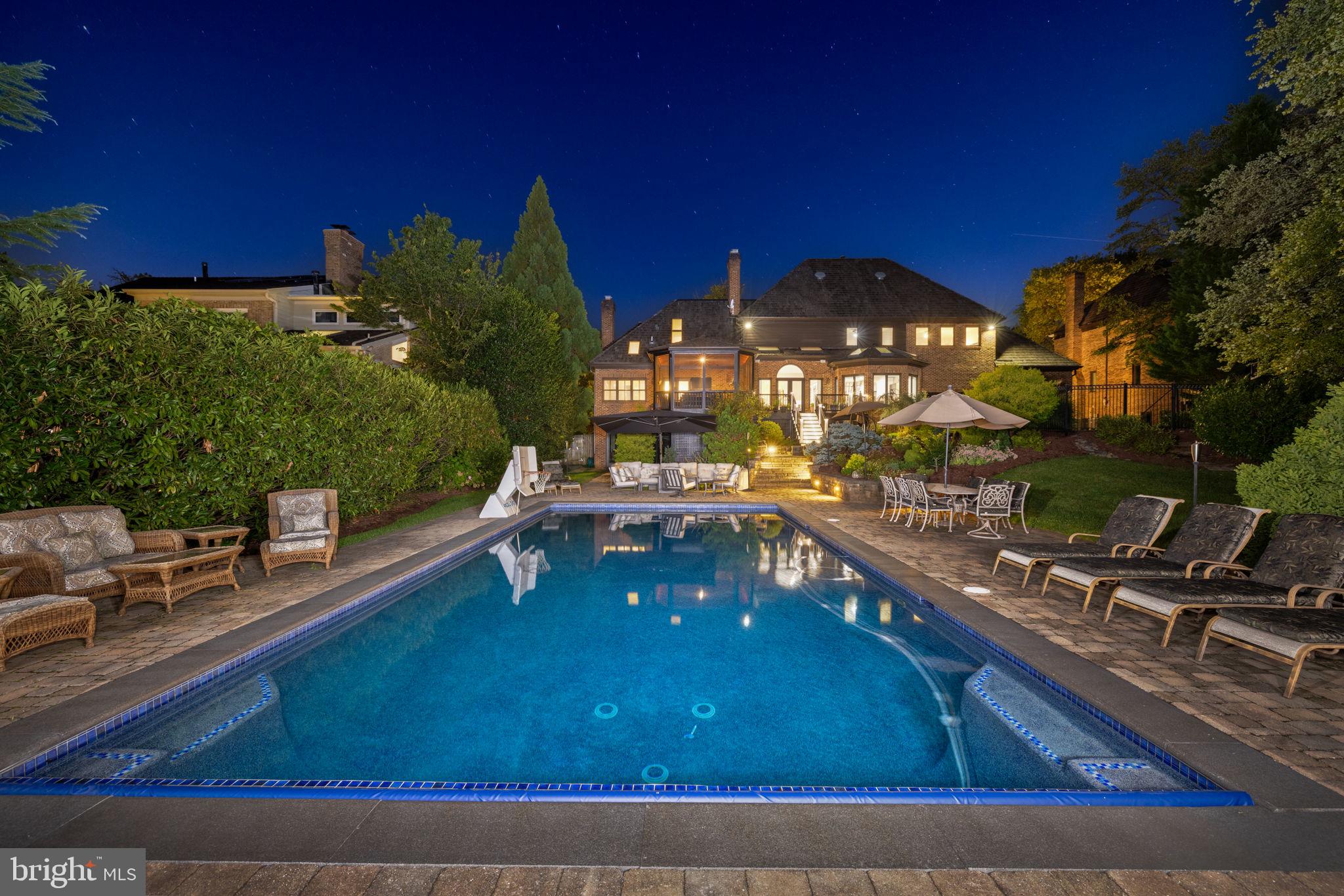 POTOMAC VILLAGE - Residential