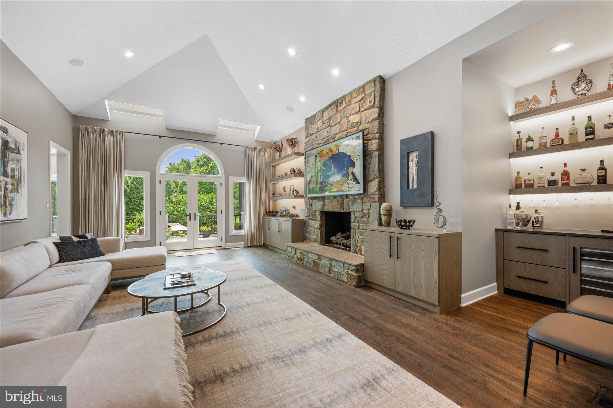 POTOMAC VILLAGE - Residential