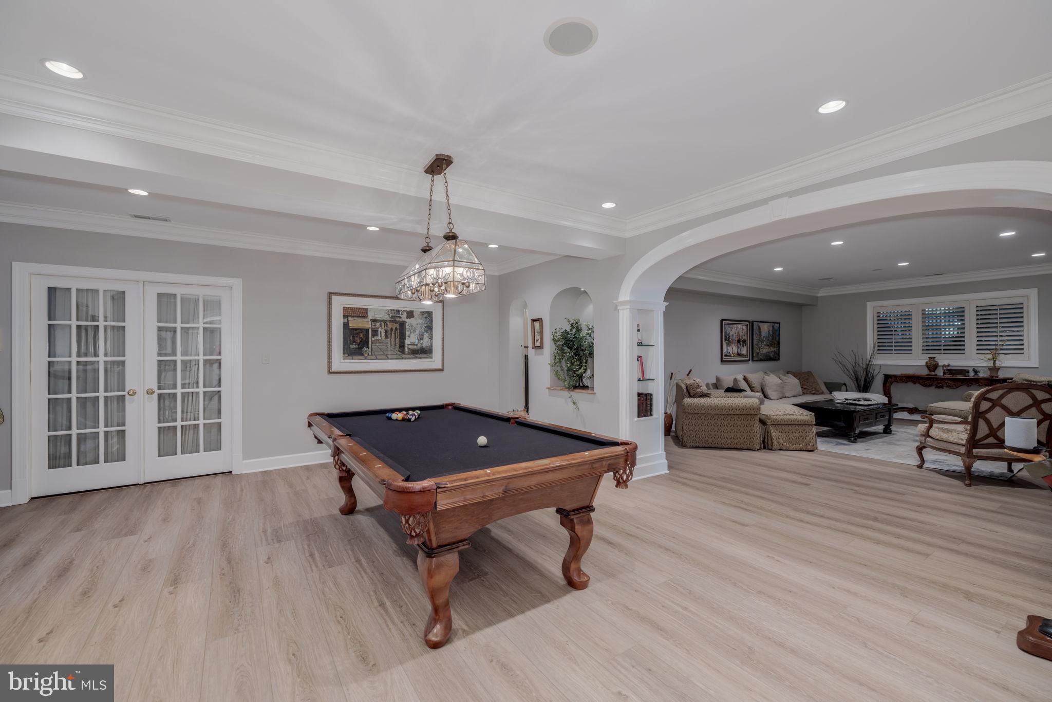 POTOMAC VILLAGE - Residential