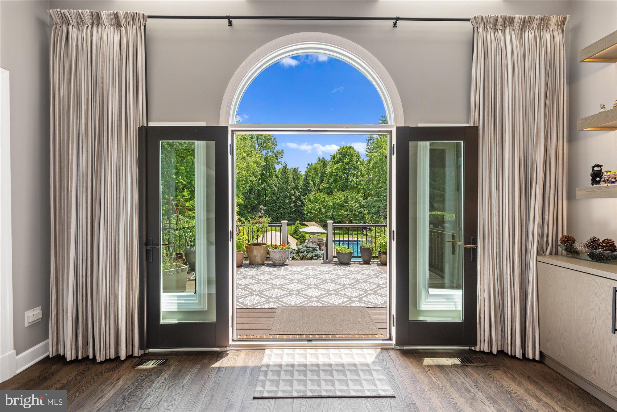 POTOMAC VILLAGE - Residential