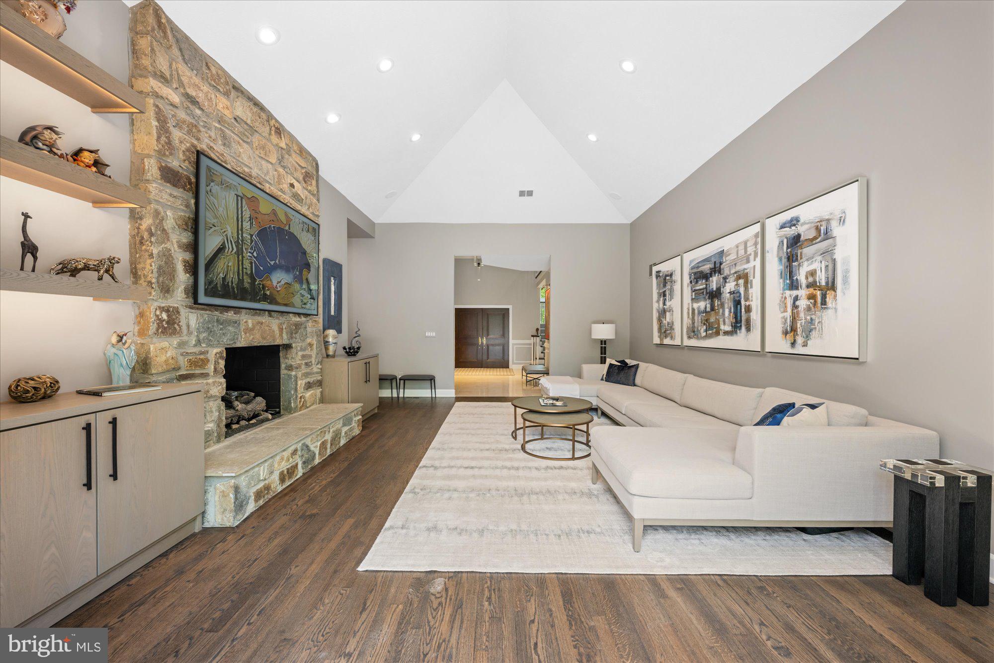 POTOMAC VILLAGE - Residential