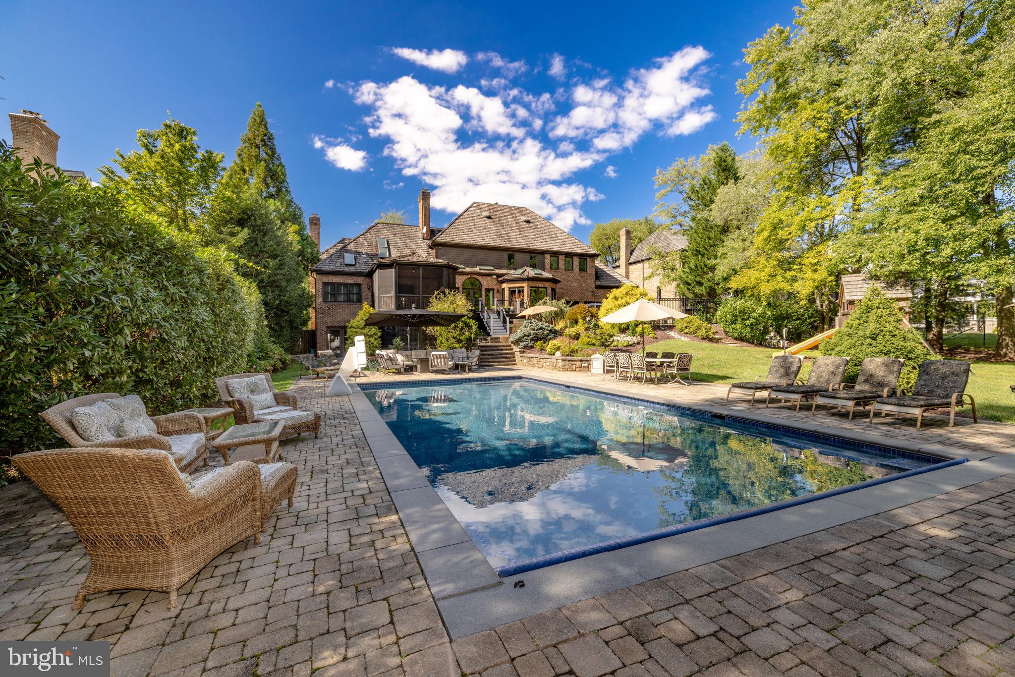 POTOMAC VILLAGE - Residential