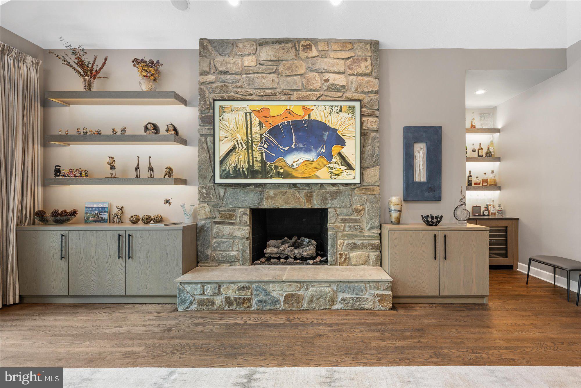 POTOMAC VILLAGE - Residential