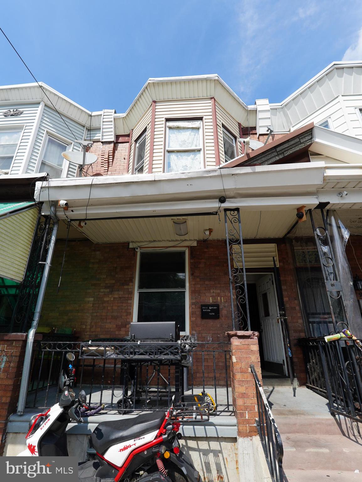 1811 E ONTARIO STREET