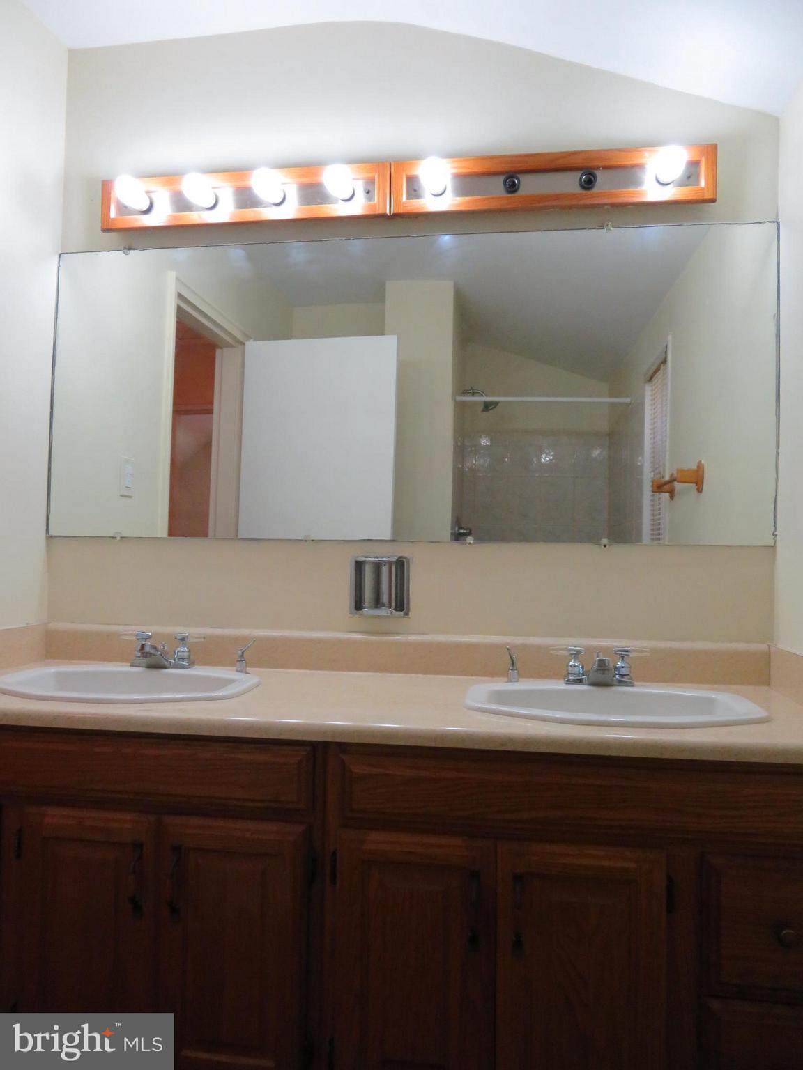 ADELPHI HEIGHTS - Residential