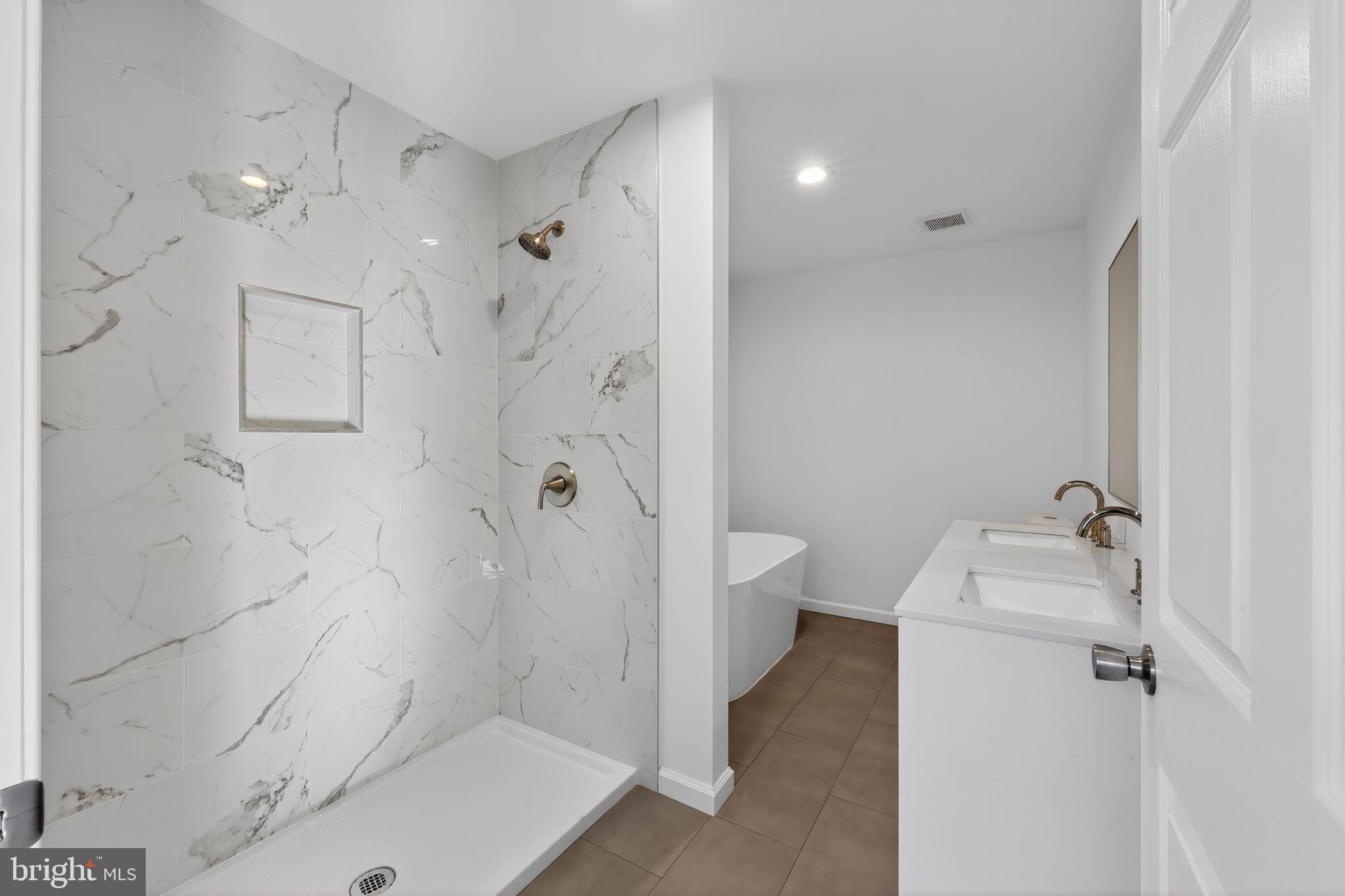 CHURCH HILL - Residential