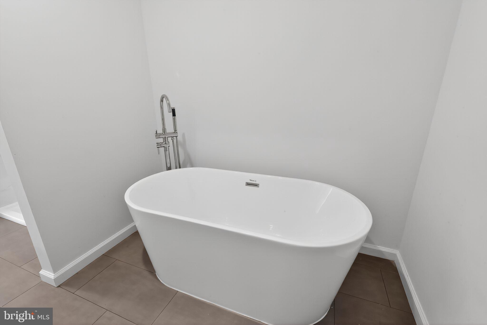 CHURCH HILL - Residential