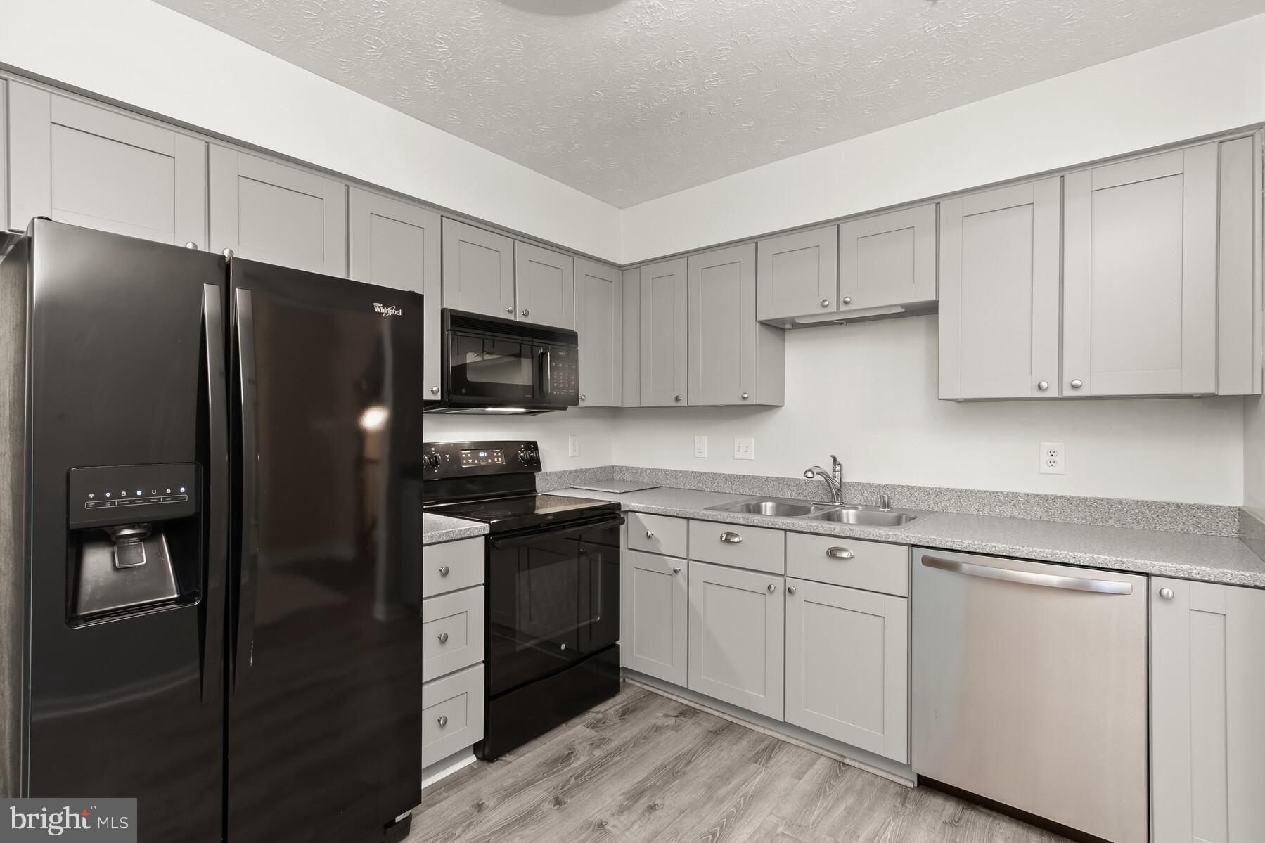 RUSSETT - Residential