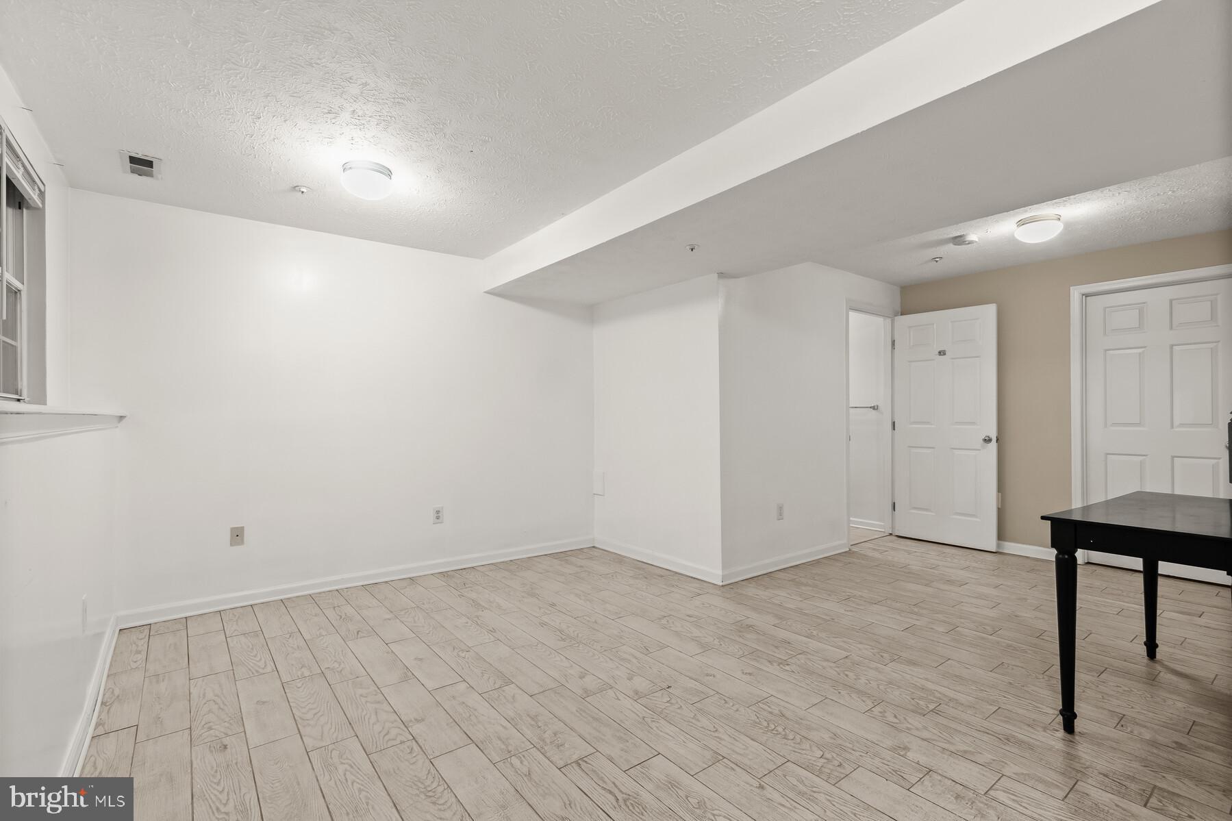 RUSSETT - Residential