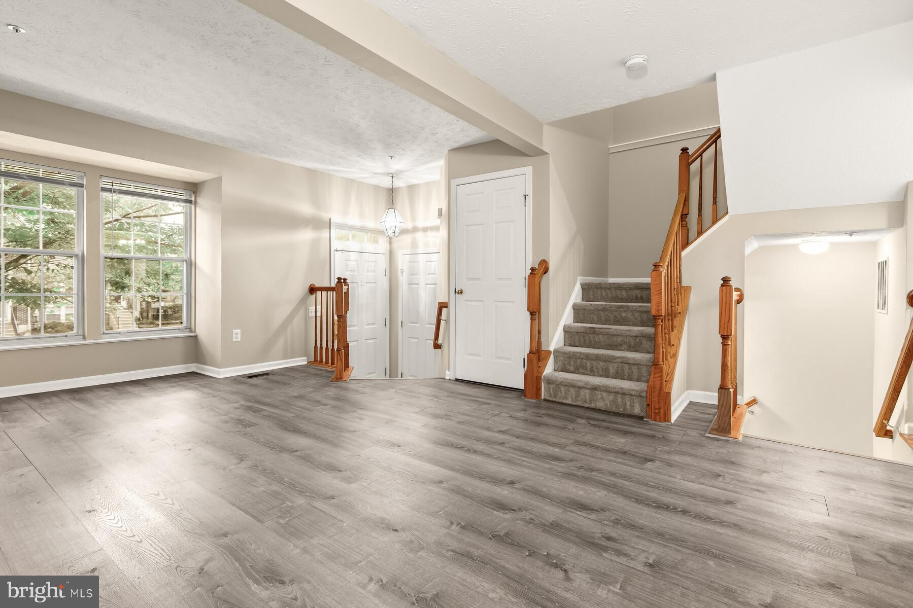 RUSSETT - Residential