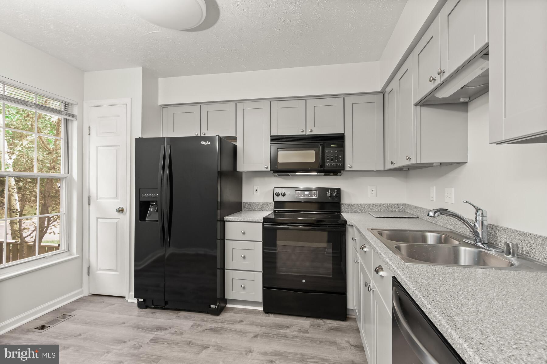 RUSSETT - Residential