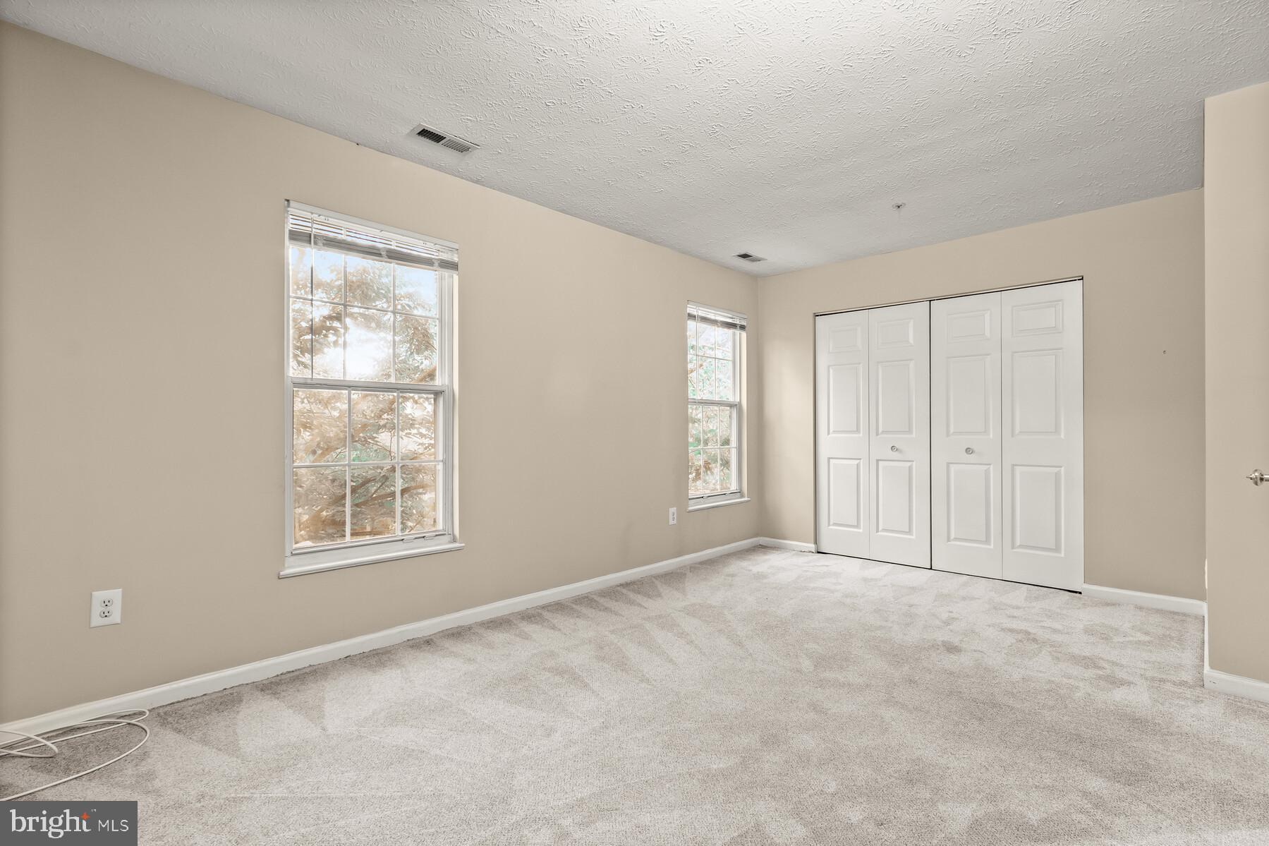 RUSSETT - Residential