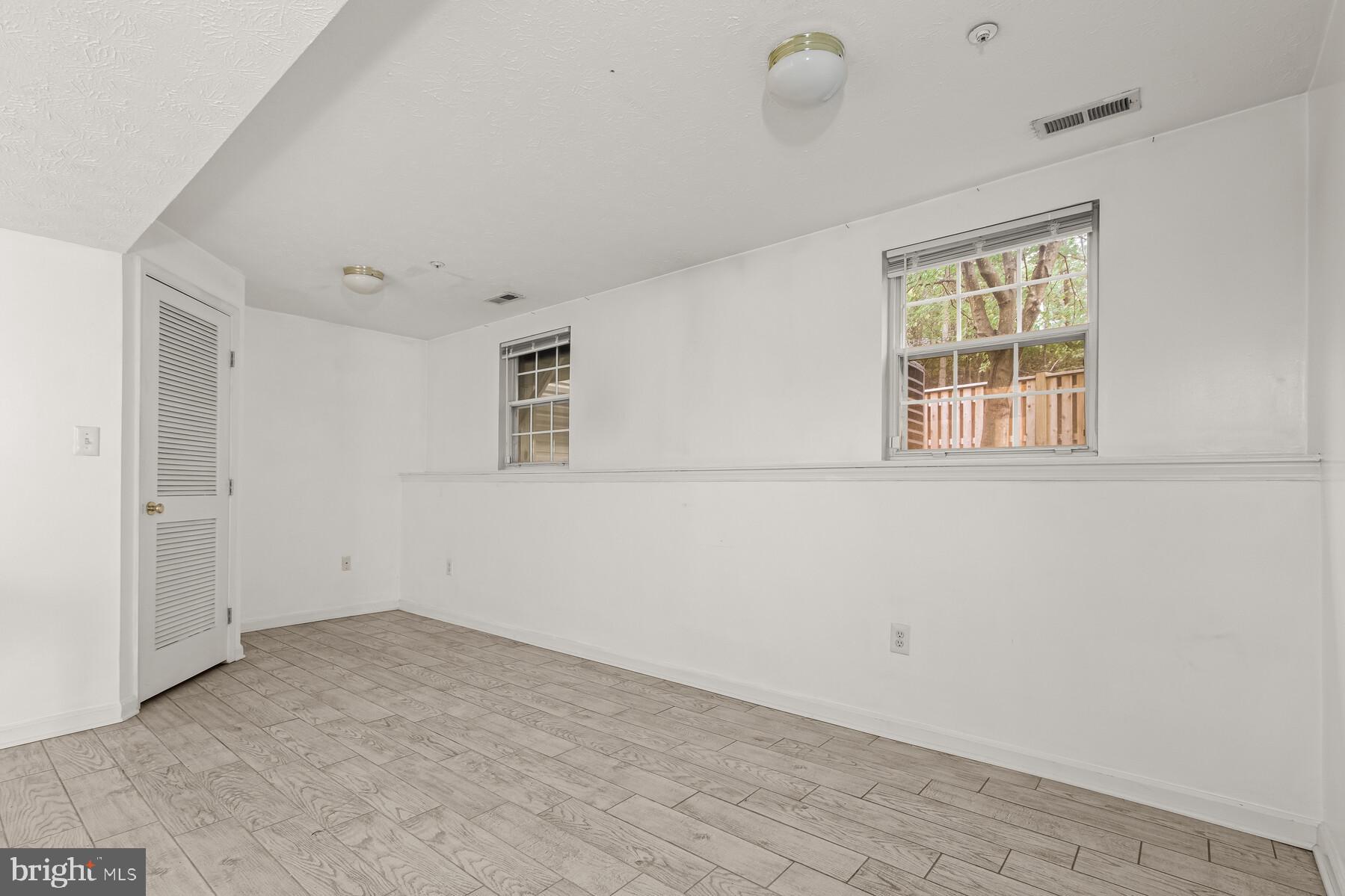 RUSSETT - Residential