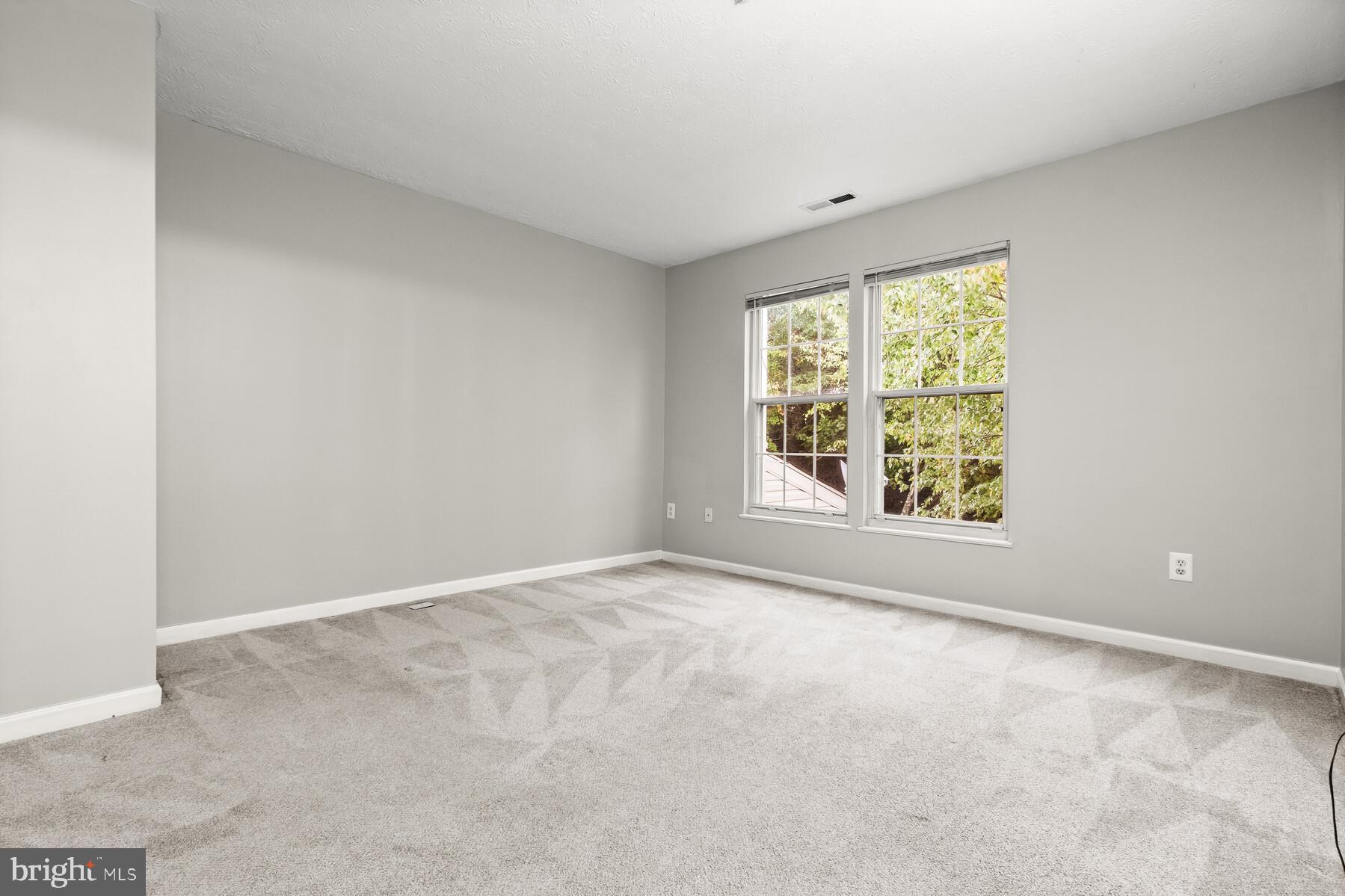 RUSSETT - Residential