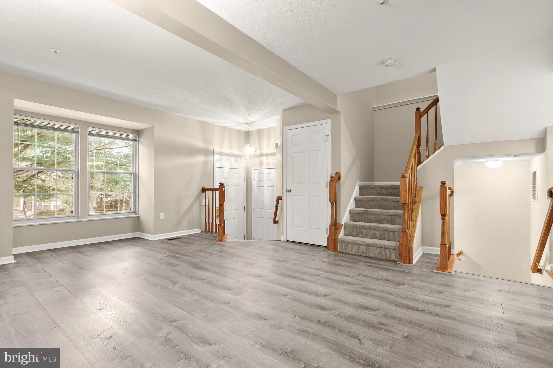 RUSSETT - Residential