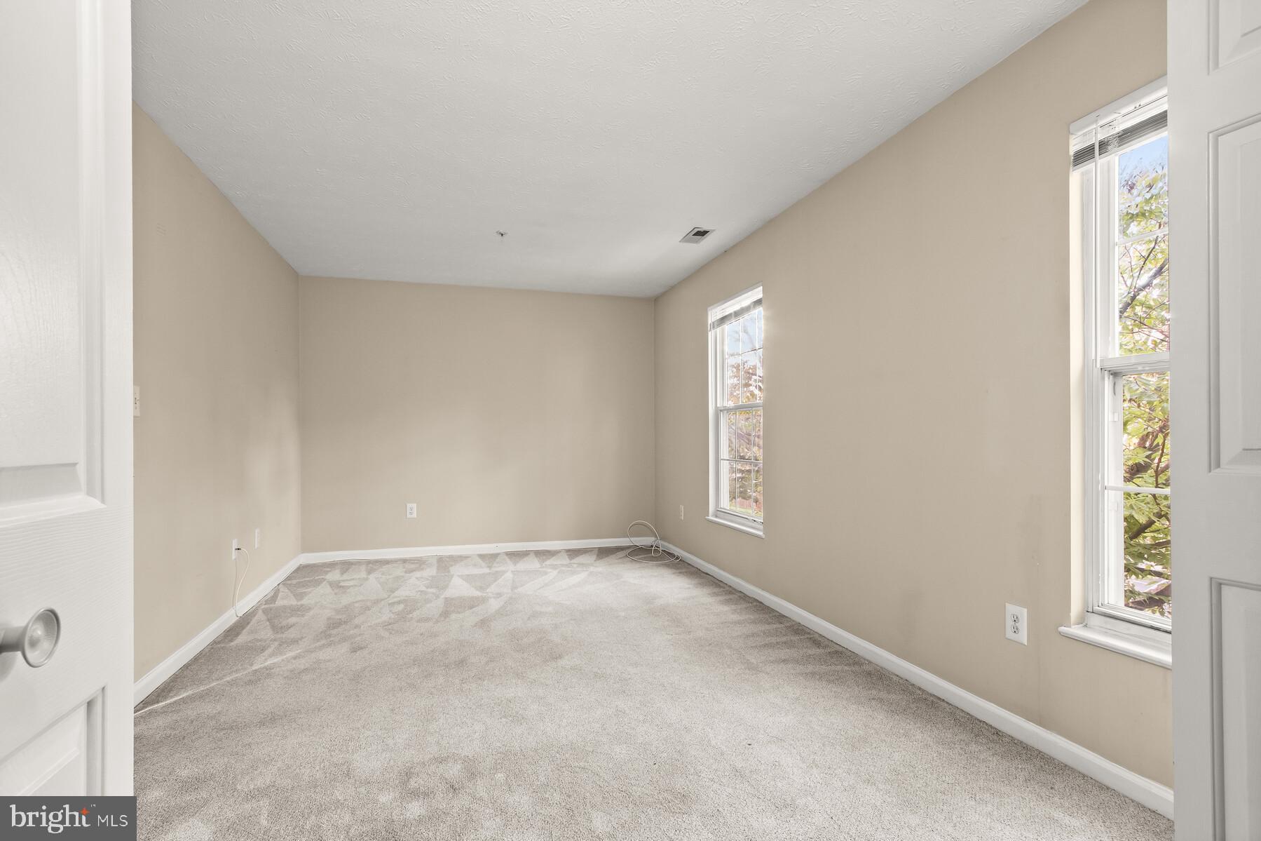 RUSSETT - Residential