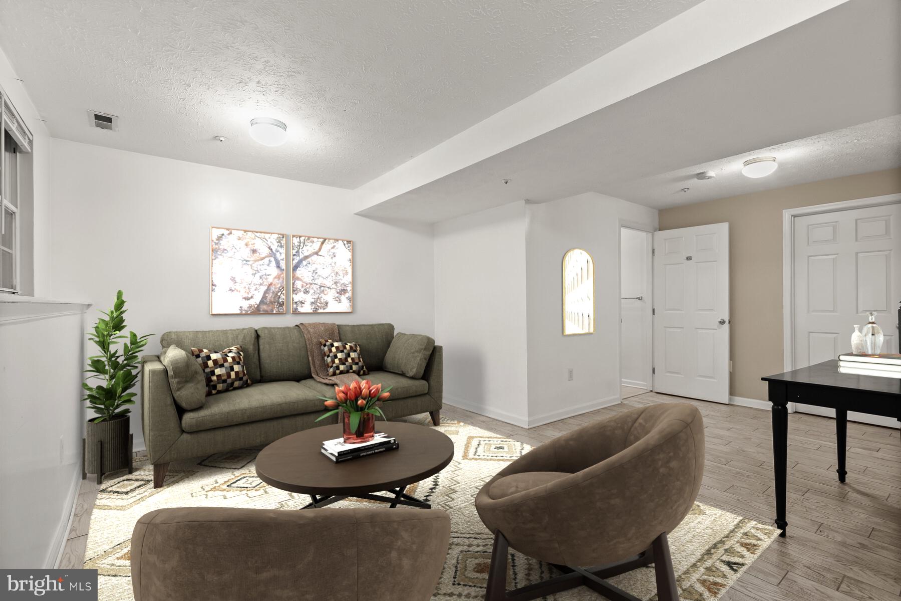 RUSSETT - Residential