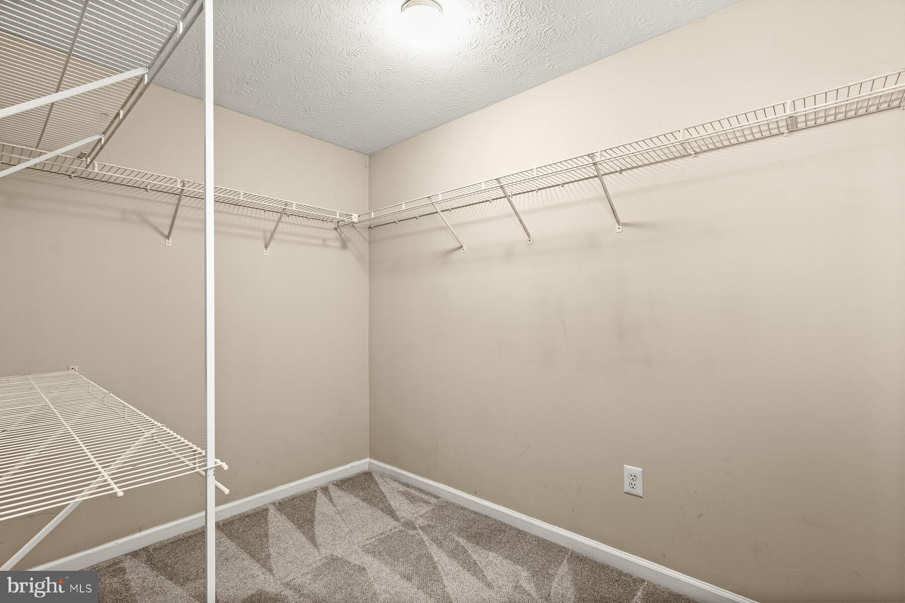 RUSSETT - Residential