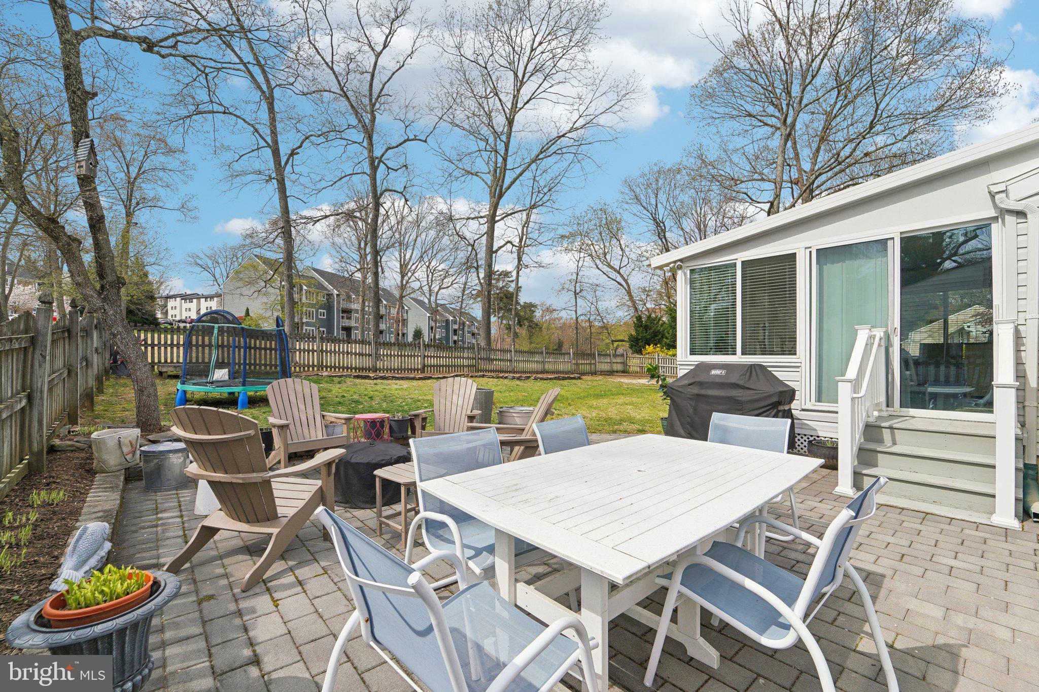 BAY HILLS - Residential