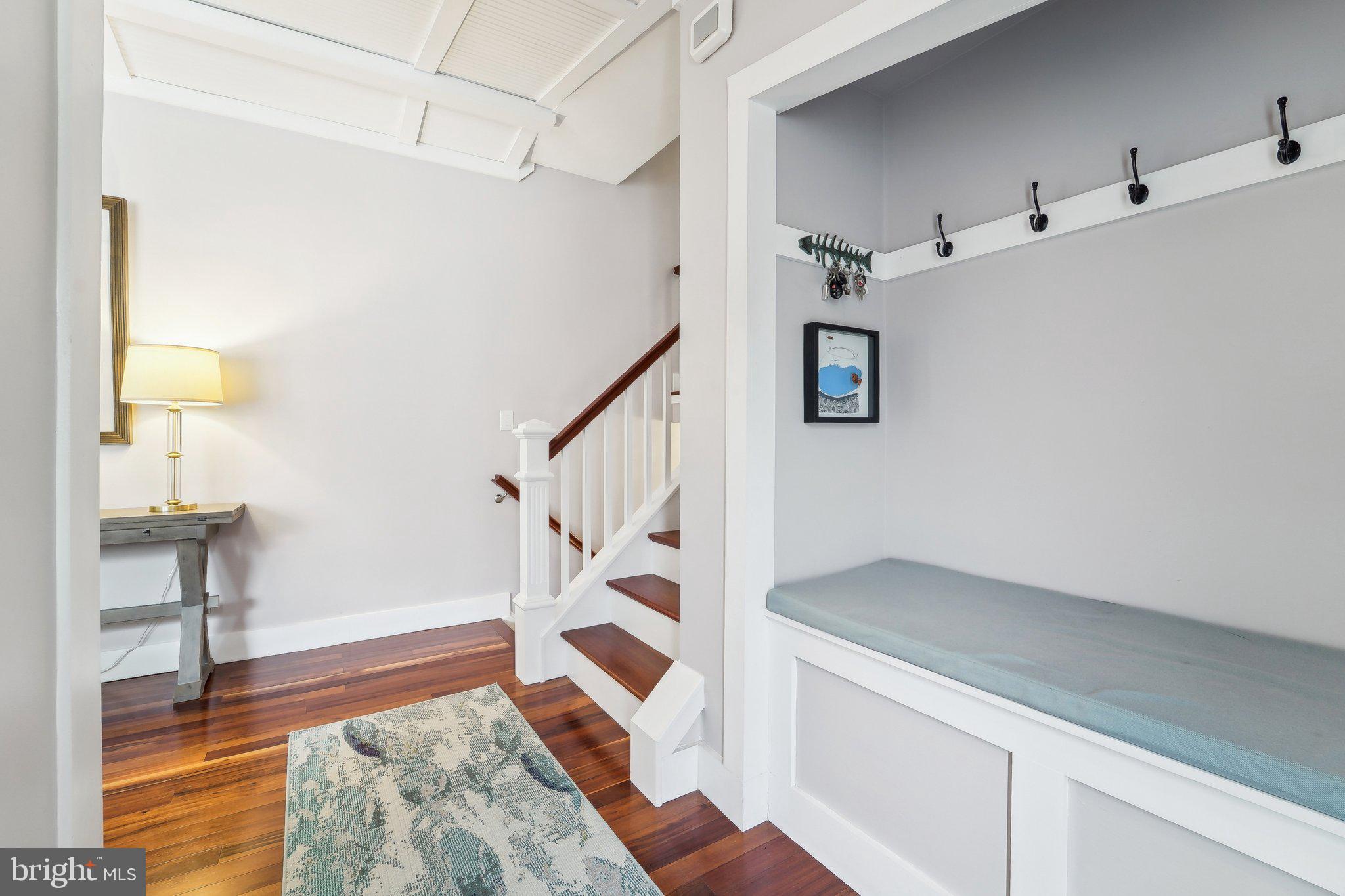 BAY HILLS - Residential