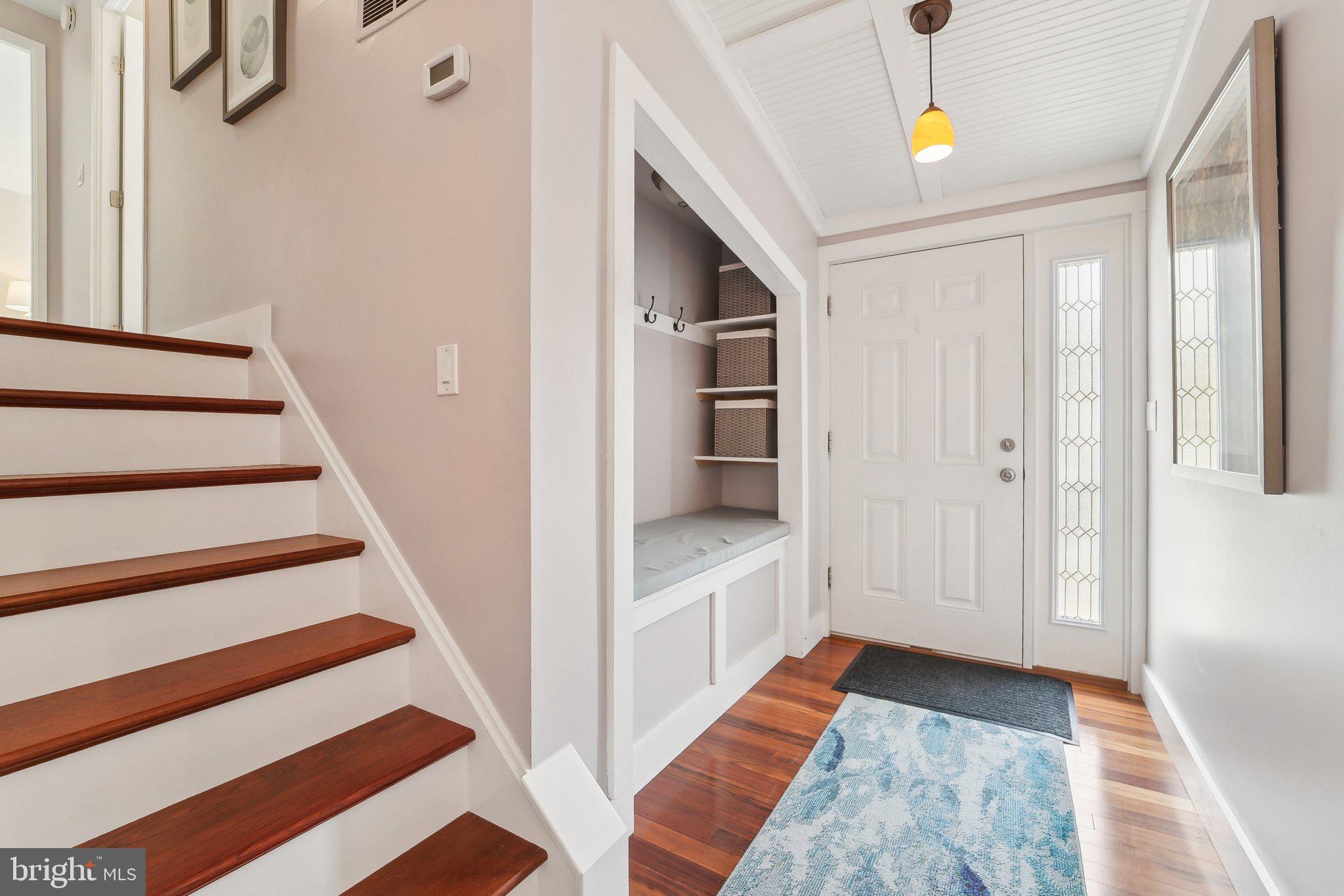 BAY HILLS - Residential