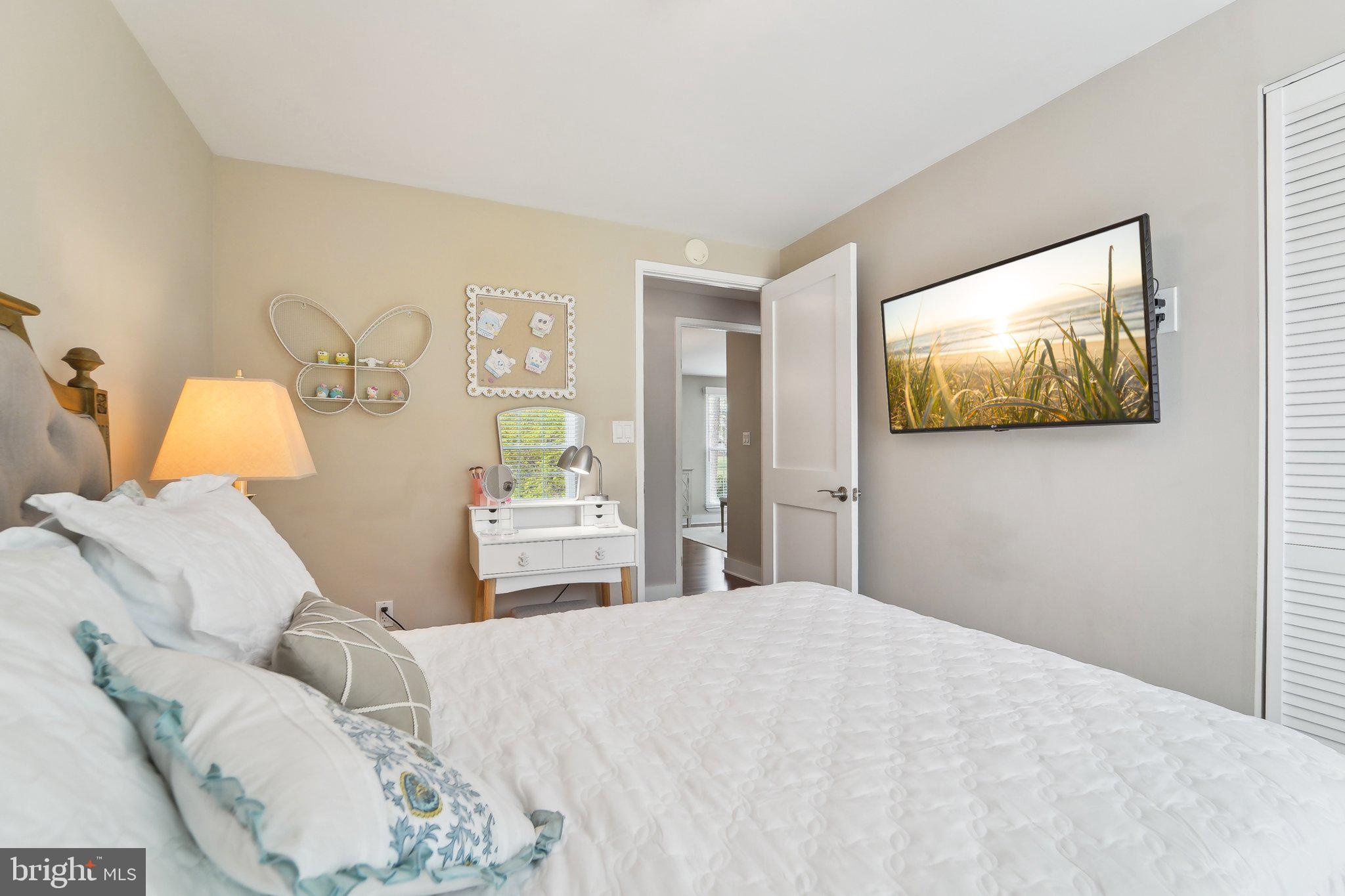 BAY HILLS - Residential