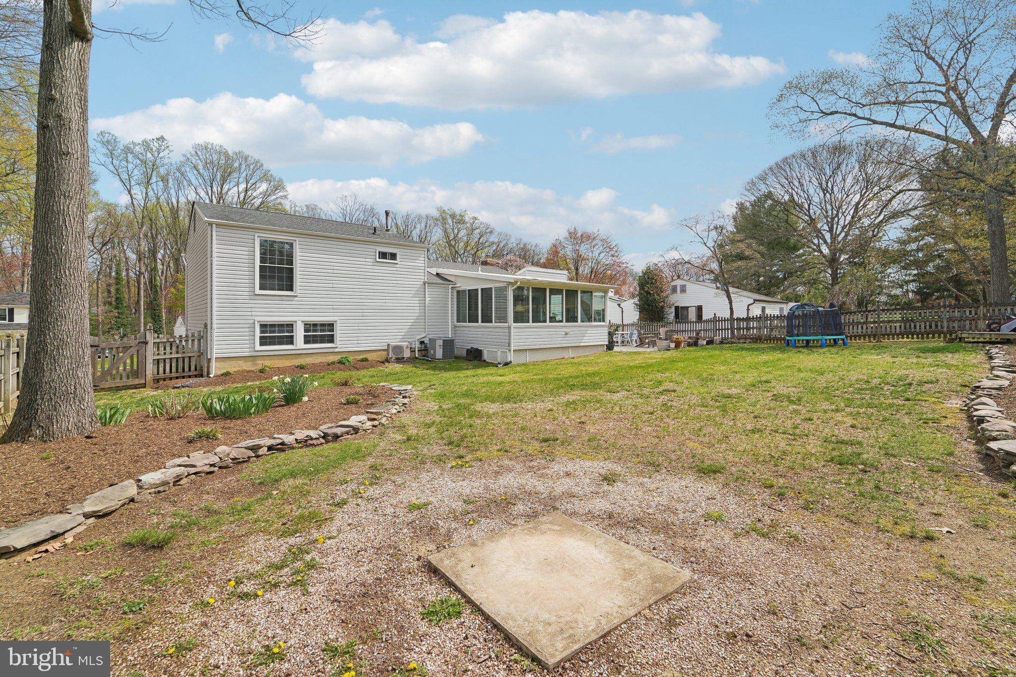 BAY HILLS - Residential