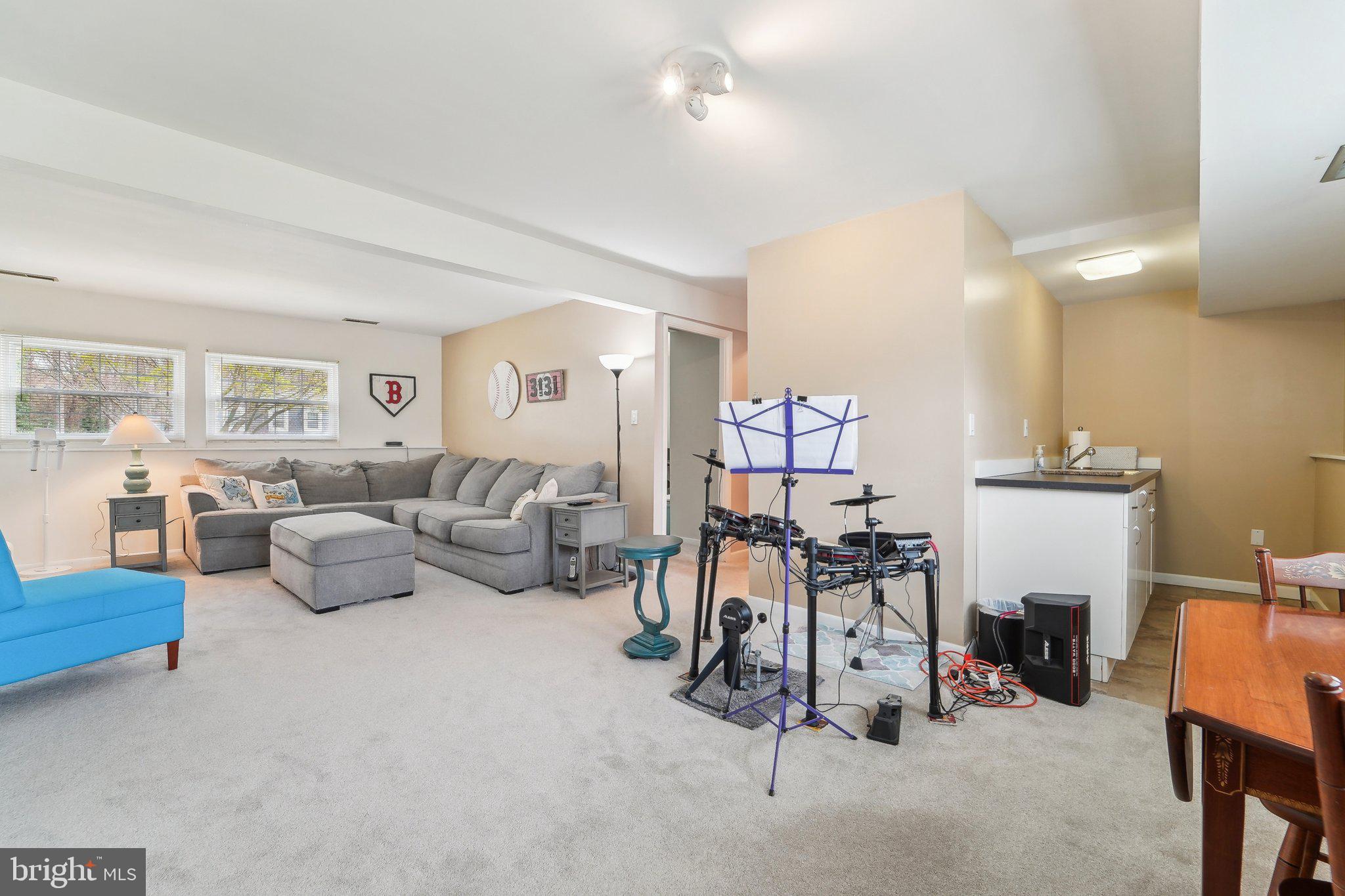 BAY HILLS - Residential